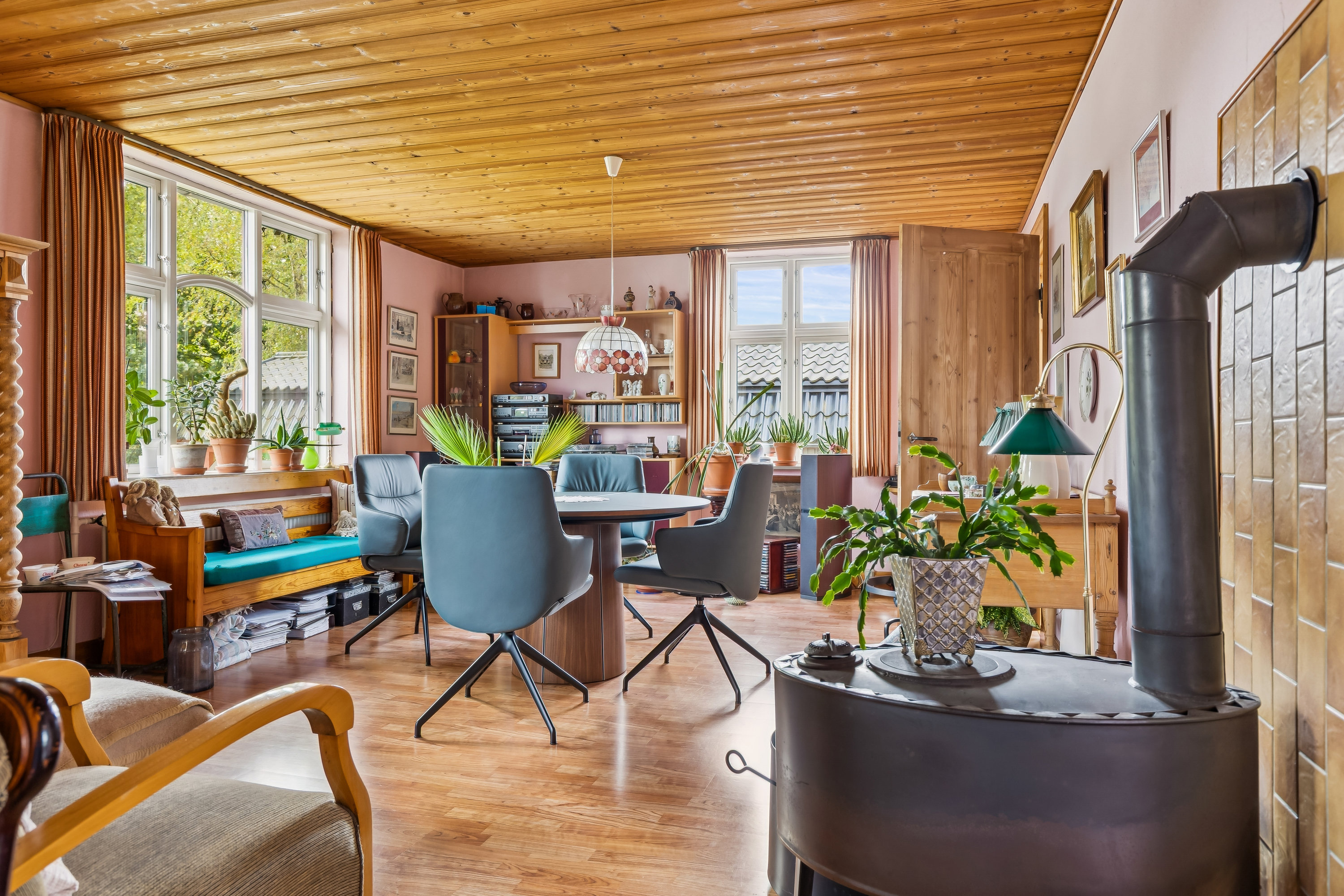 Fremhævet stue billede i fuldskærmstilstand. Billede af Rolighedsvej 8, 4450 Jyderup