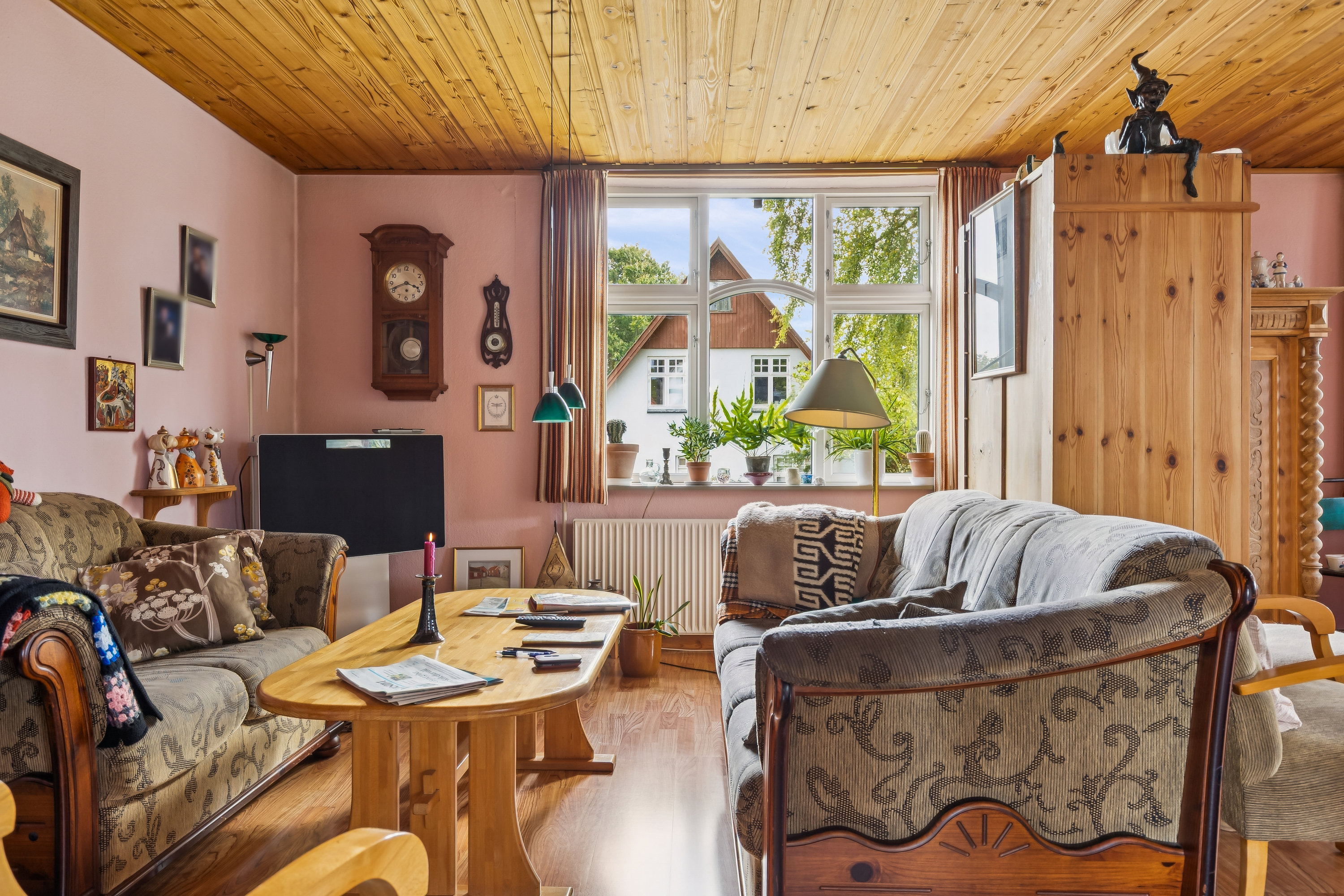 Fremhævet stue billede i fuldskærmstilstand. Billede af Rolighedsvej 8, 4450 Jyderup