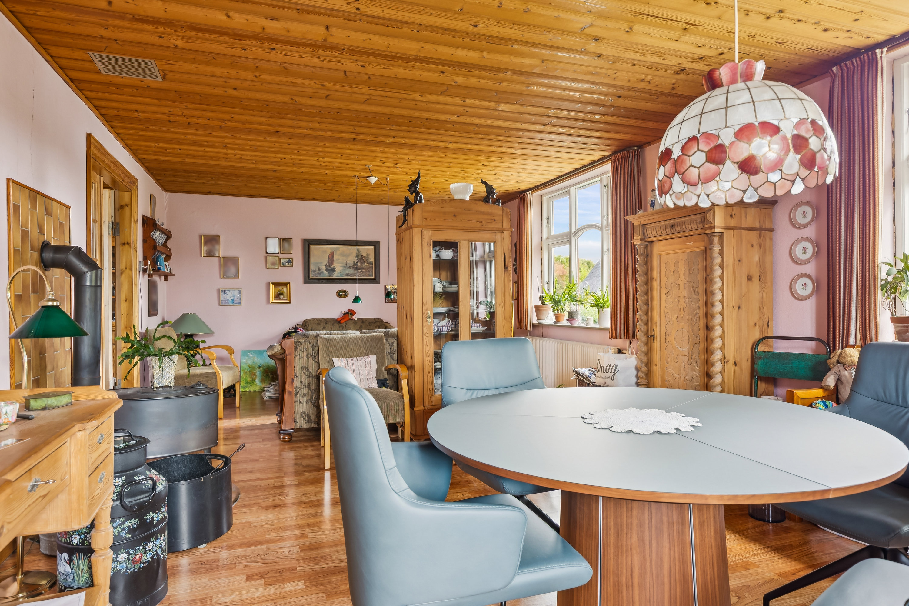 Fremhævet stue billede i fuldskærmstilstand. Billede af Rolighedsvej 8, 4450 Jyderup