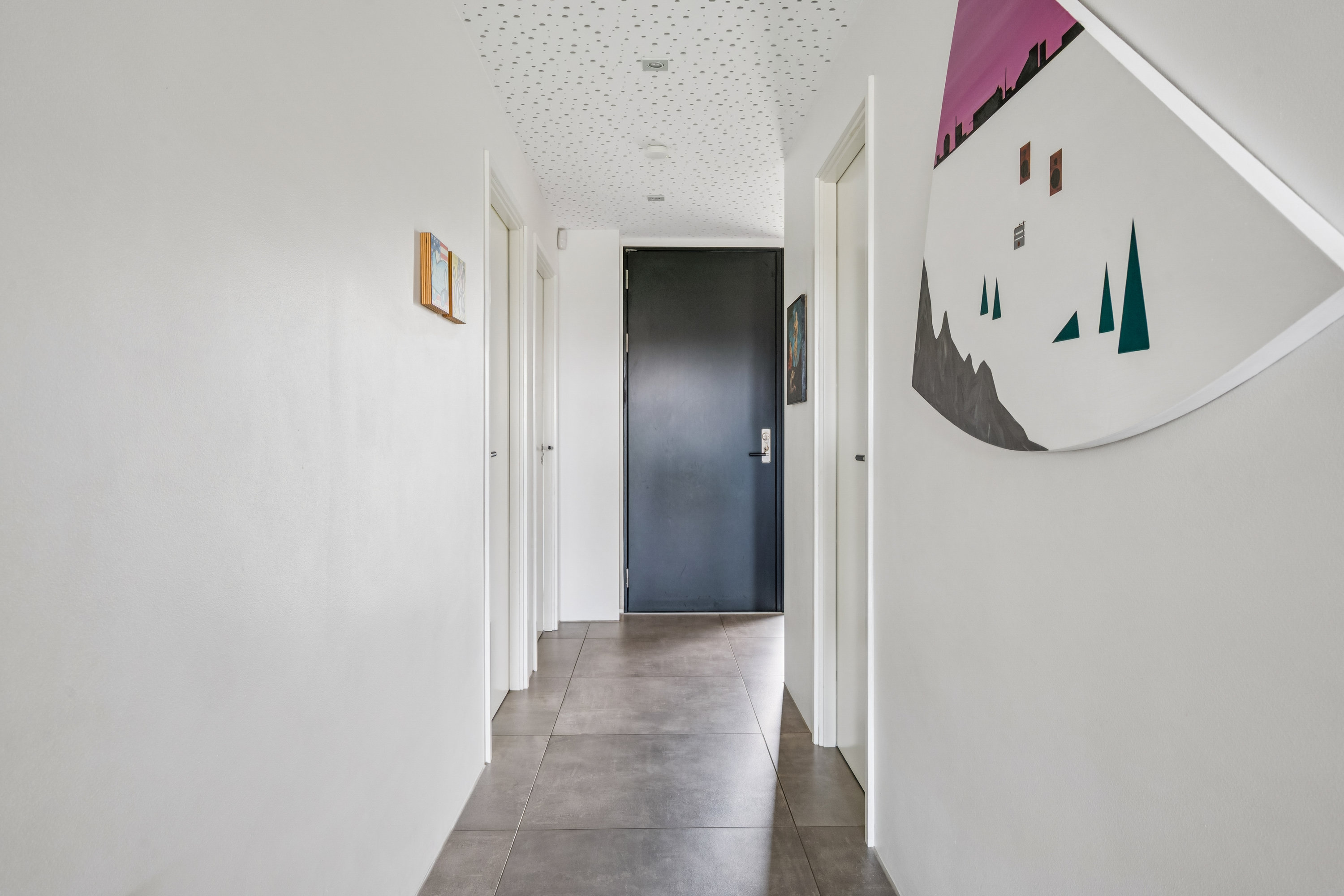 Fremhævet gang billede i fuldskærmstilstand. Billede af Strandbakkevej 24, 8250 Egå