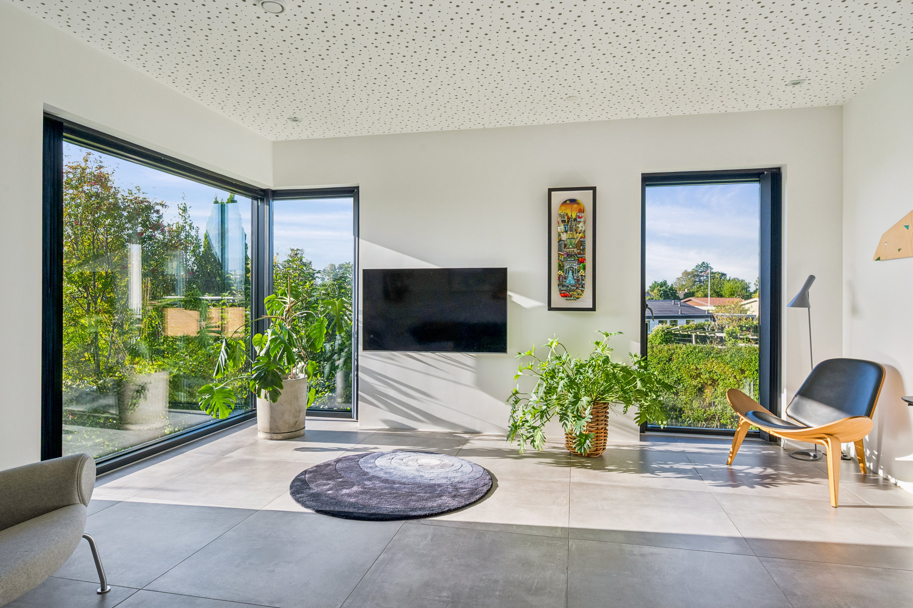 Fremhævet stue billede i fuldskærmstilstand. Billede af Strandbakkevej 24, 8250 Egå