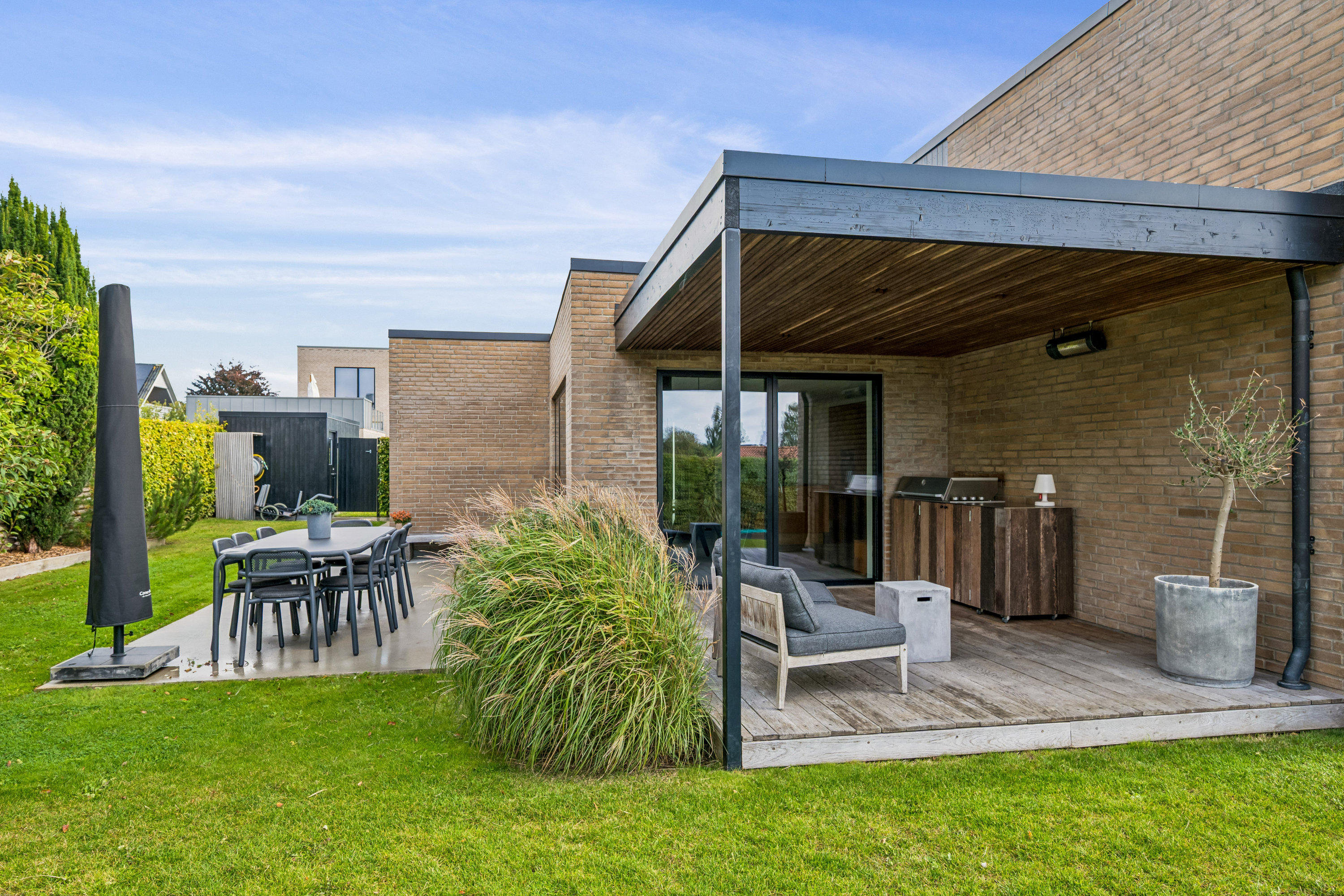 Fremhævet ejendom 1 billede i fuldskærmstilstand. Billede af Strandbakkevej 24, 8250 Egå