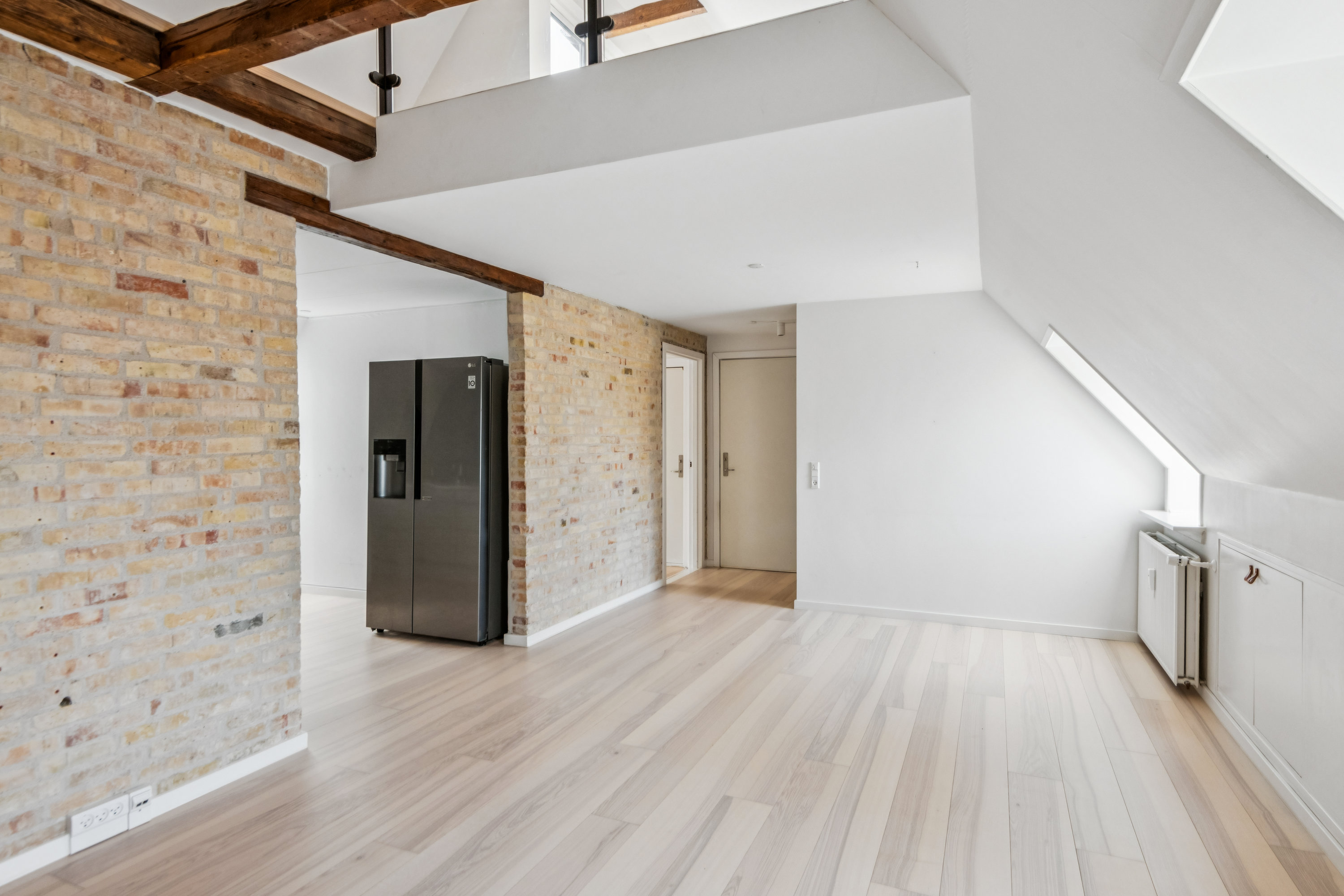 Fremhævet stue billede i fuldskærmstilstand. Billede af Vesterbro 46, 5. tv., 9000 Aalborg