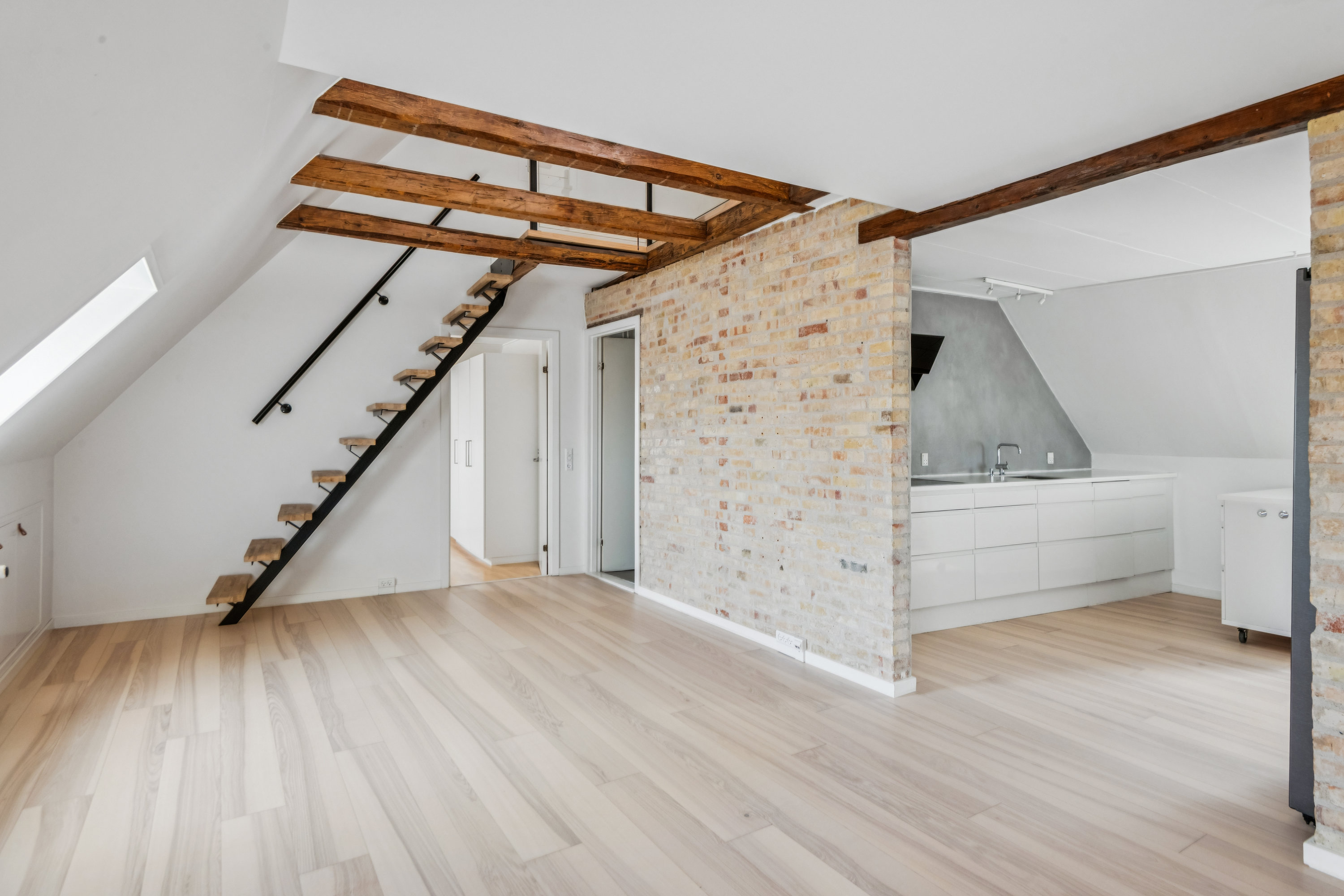 Fremhævet køkken billede i fuldskærmstilstand. Billede af Vesterbro 46, 5. tv., 9000 Aalborg