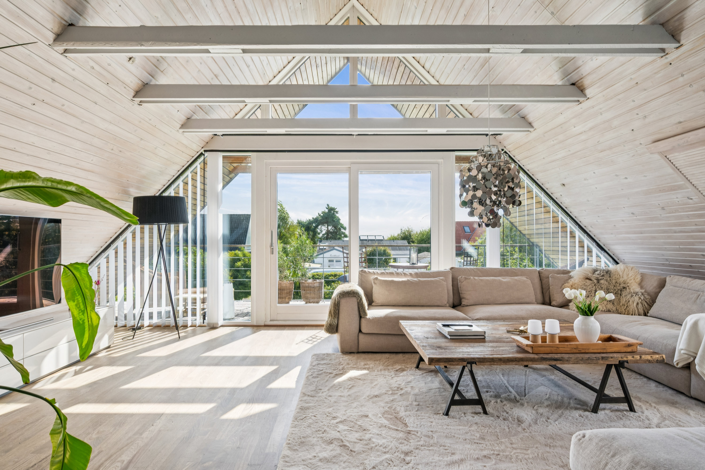 Fremhævet terrasse billede i fuldskærmstilstand. Billede af Humlevej 23, 8240 Risskov