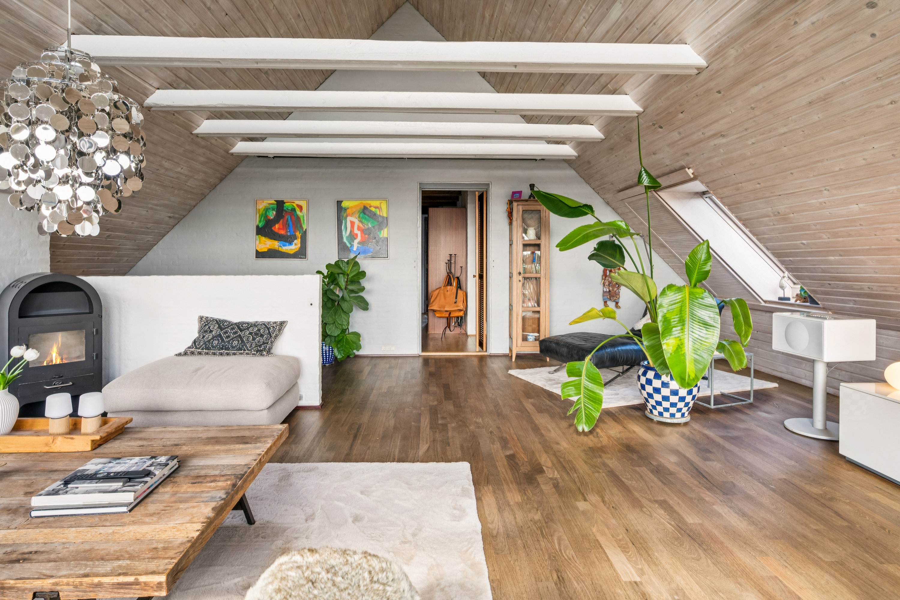 Fremhævet stue billede i fuldskærmstilstand. Billede af Humlevej 23, 8240 Risskov