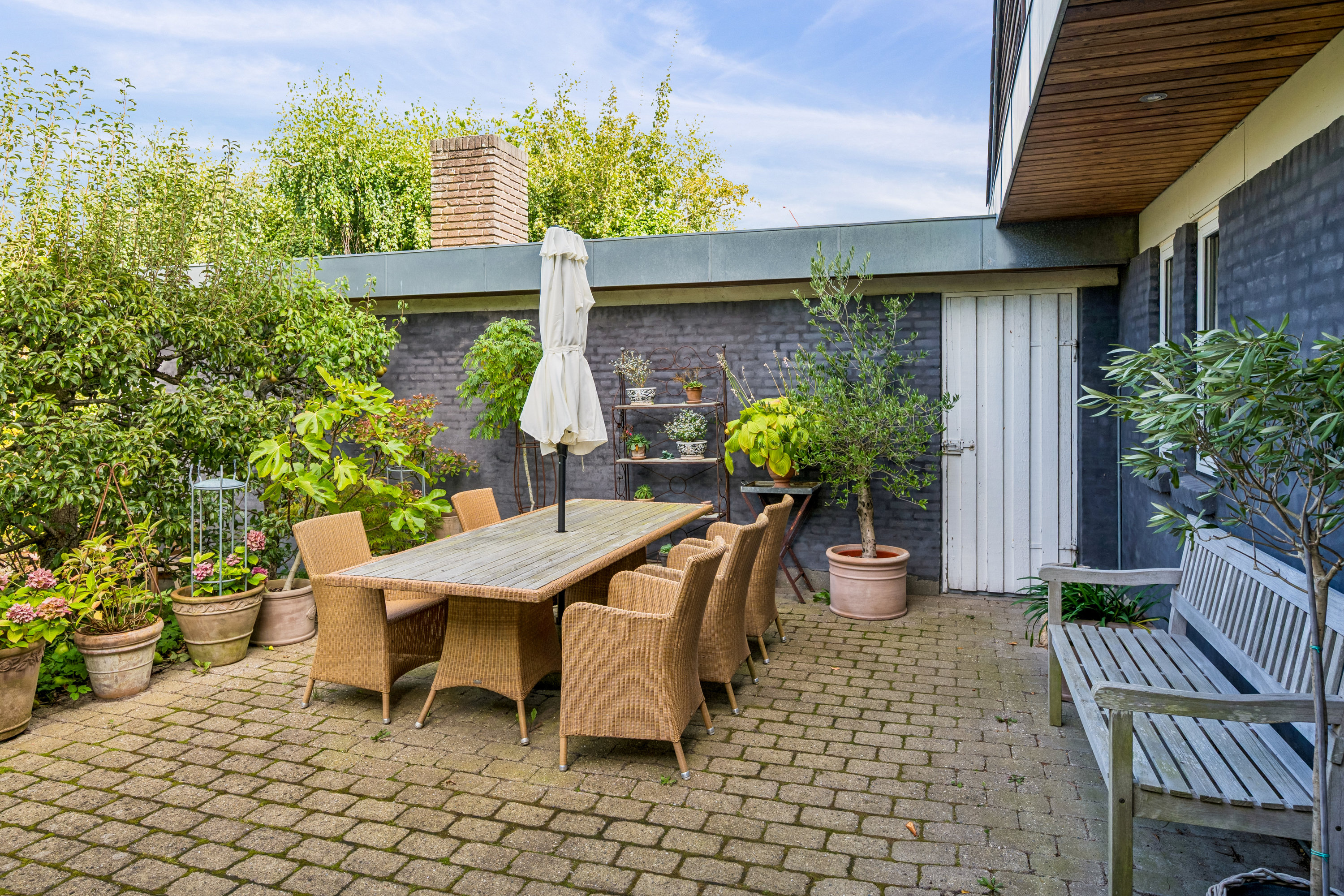 Fremhævet terrasse billede i fuldskærmstilstand. Billede af Humlevej 23, 8240 Risskov