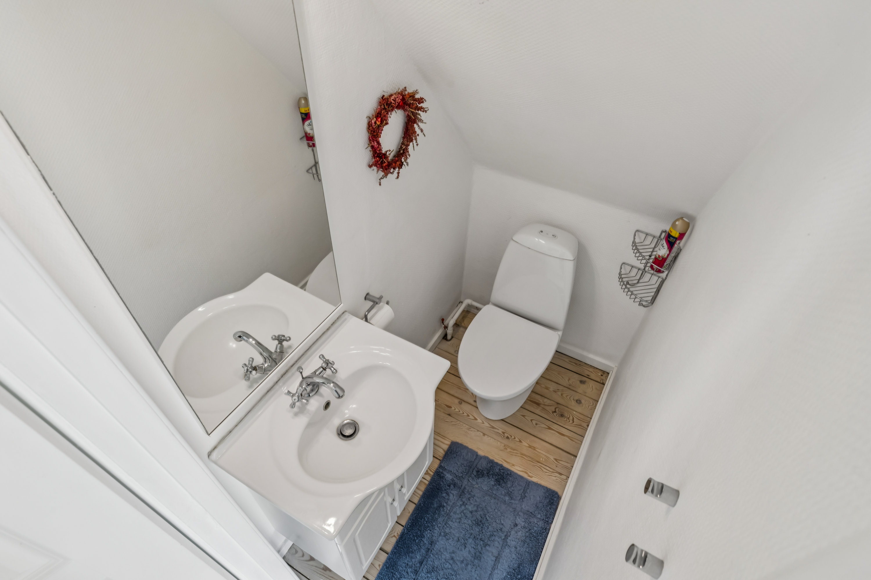 Fremhævet badeværelse billede i fuldskærmstilstand. Billede af Søvænget 3, 6430 Nordborg