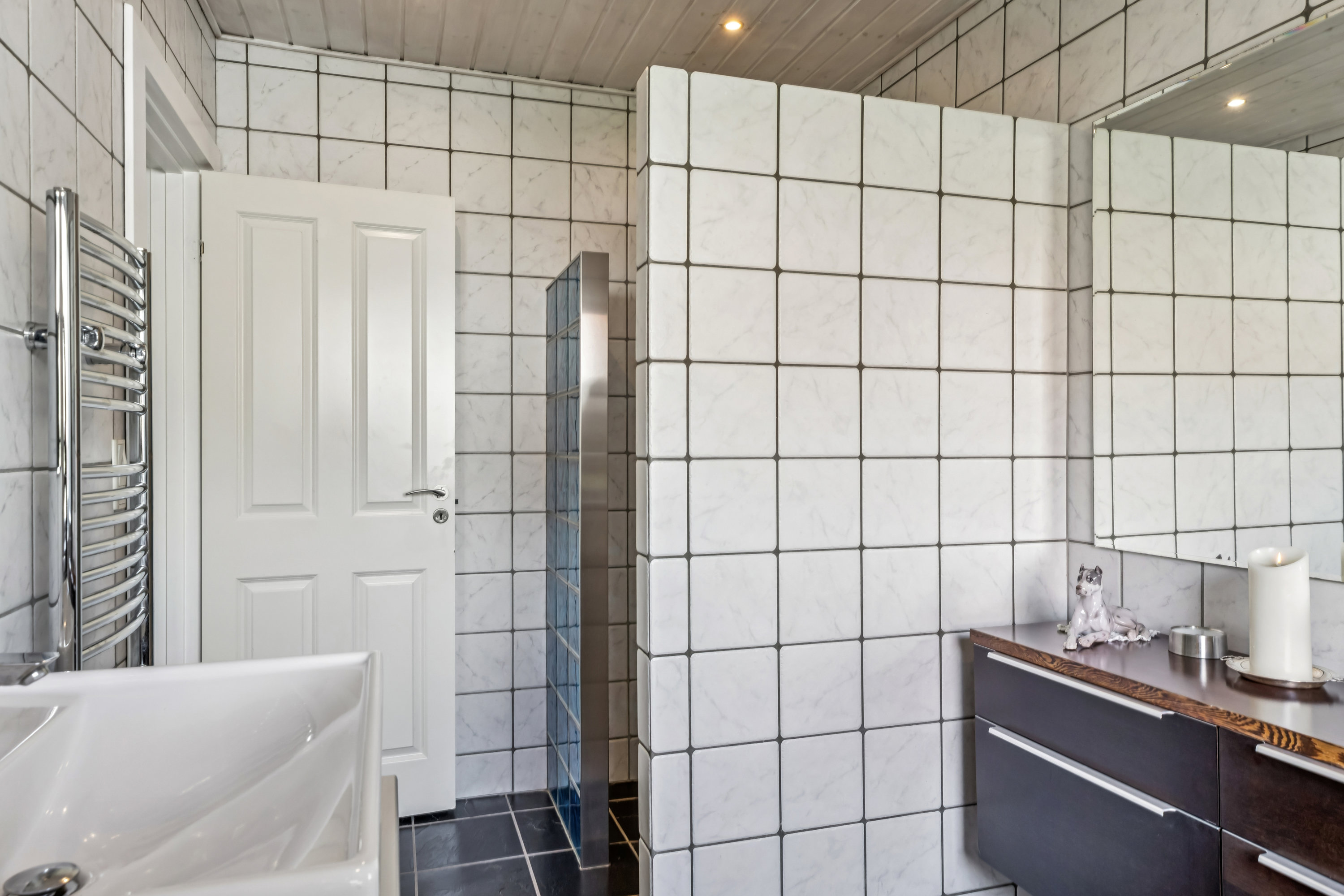 Fremhævet badeværelse billede i fuldskærmstilstand. Billede af Søvænget 3, 6430 Nordborg