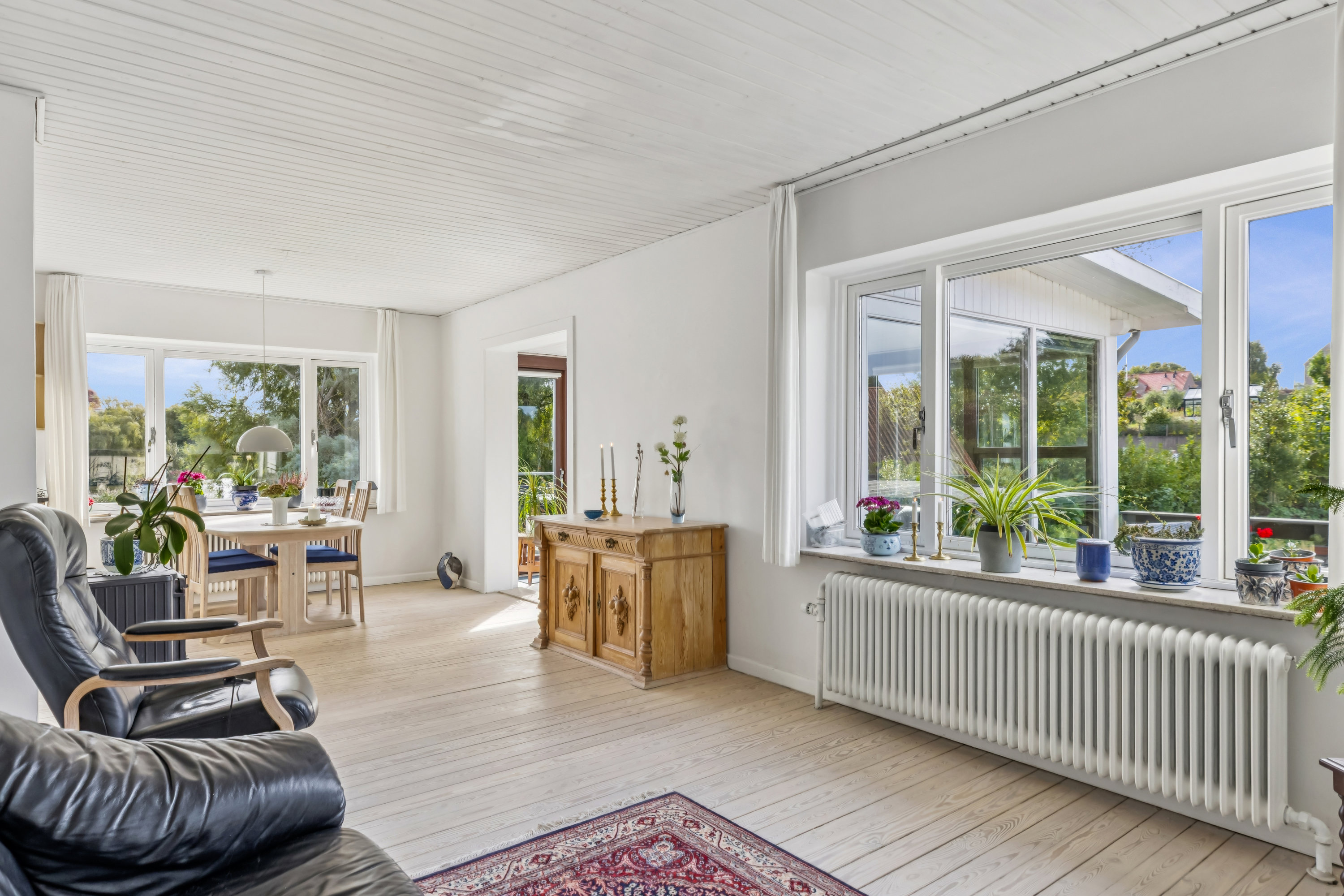 Fremhævet stue billede i fuldskærmstilstand. Billede af Søvænget 3, 6430 Nordborg