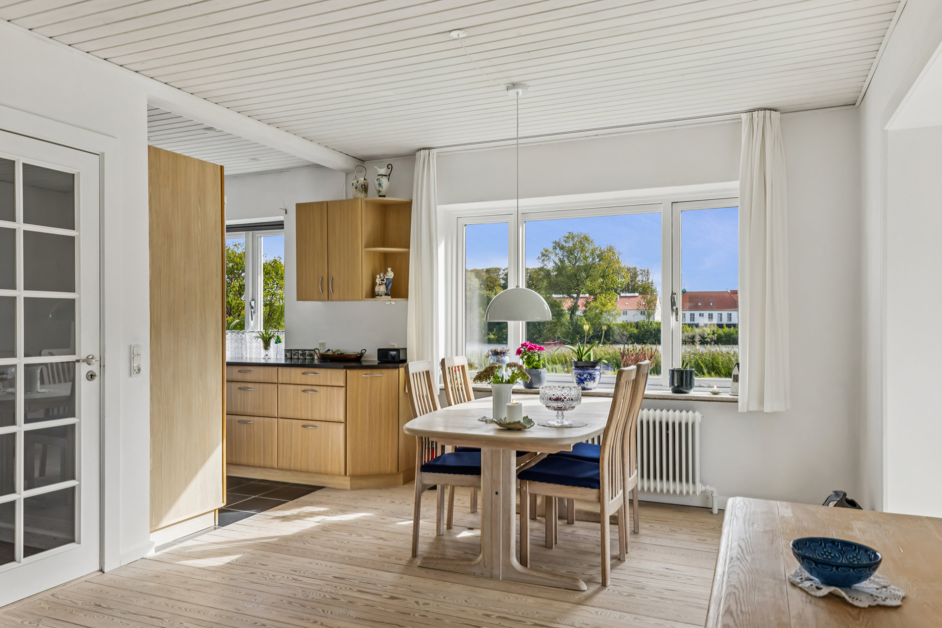 Fremhævet stue billede i fuldskærmstilstand. Billede af Søvænget 3, 6430 Nordborg