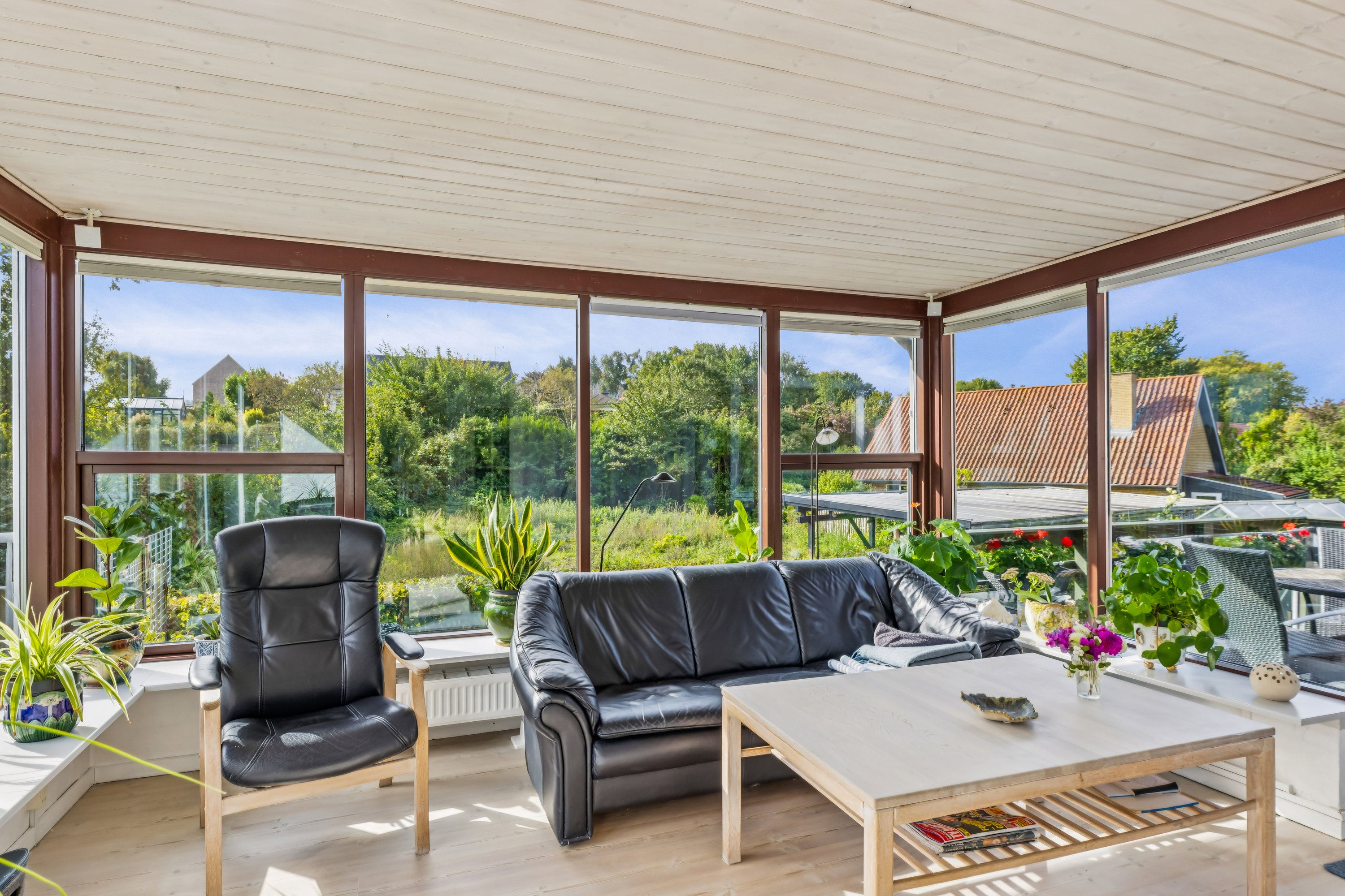 Fremhævet stue billede i fuldskærmstilstand. Billede af Søvænget 3, 6430 Nordborg