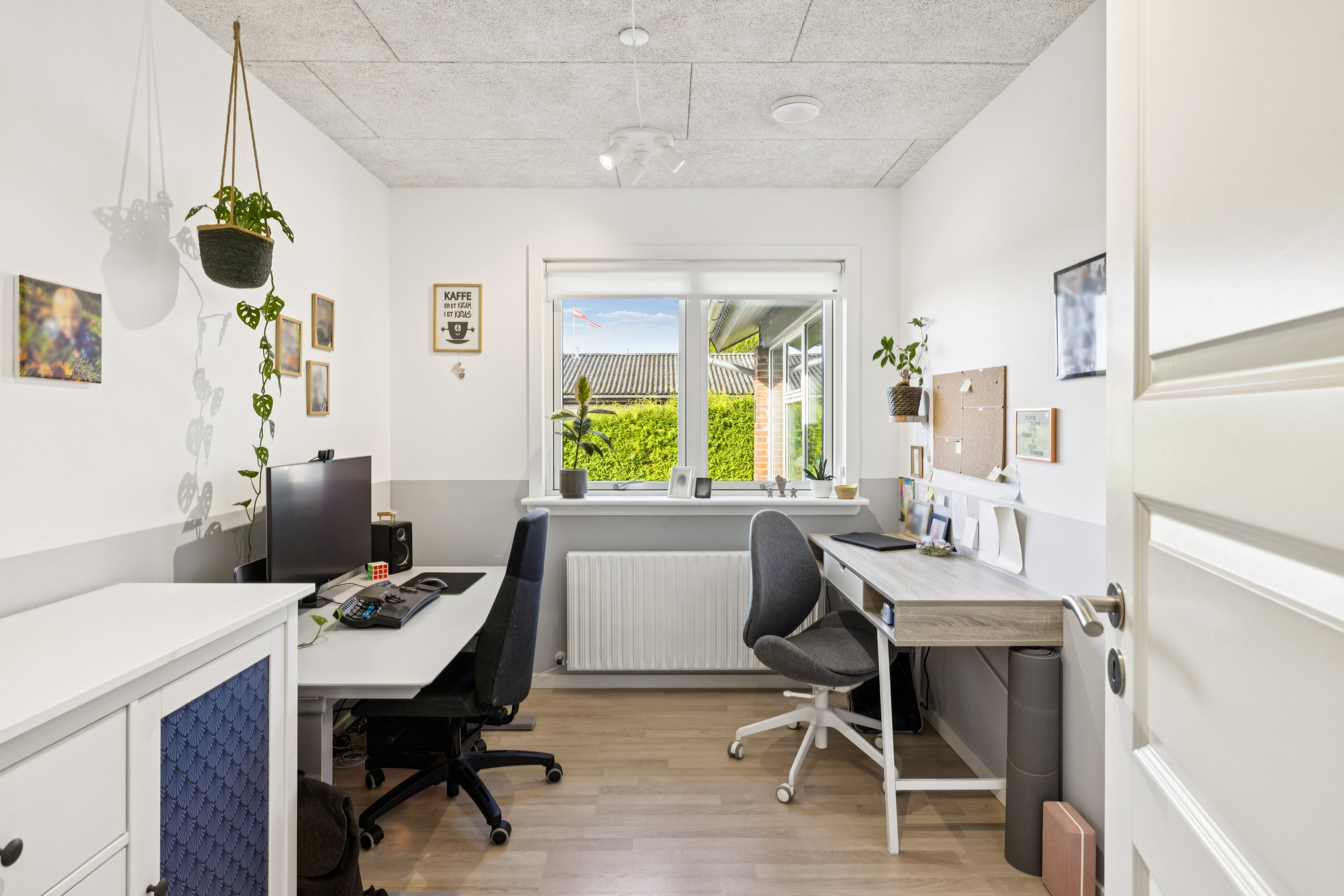 Fremhævet værelse billede i fuldskærmstilstand. Billede af Engblommevej 27, 8410 Rønde