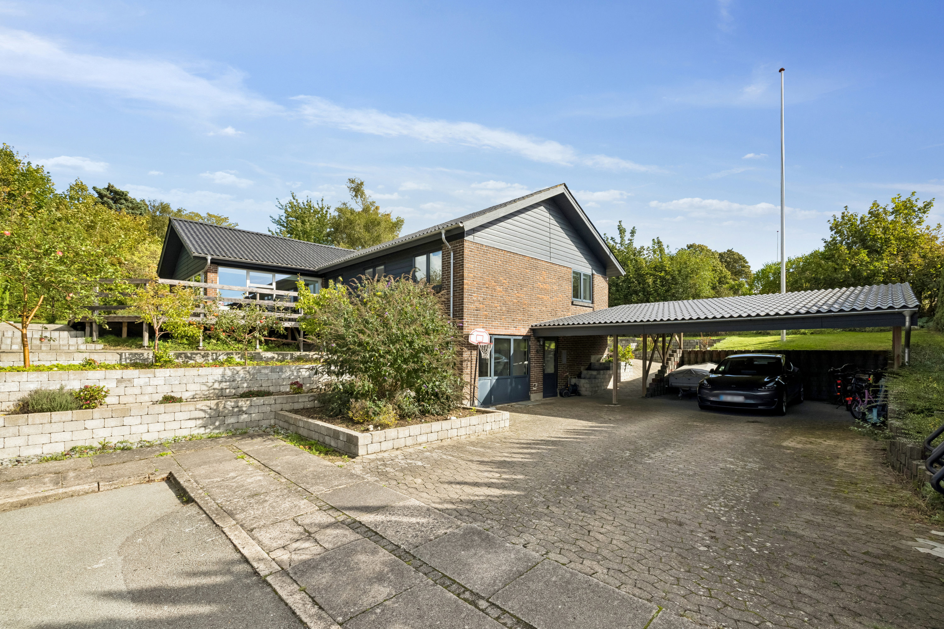 Fremhævet ejendom 1 billede i fuldskærmstilstand. Billede af Engblommevej 27, 8410 Rønde