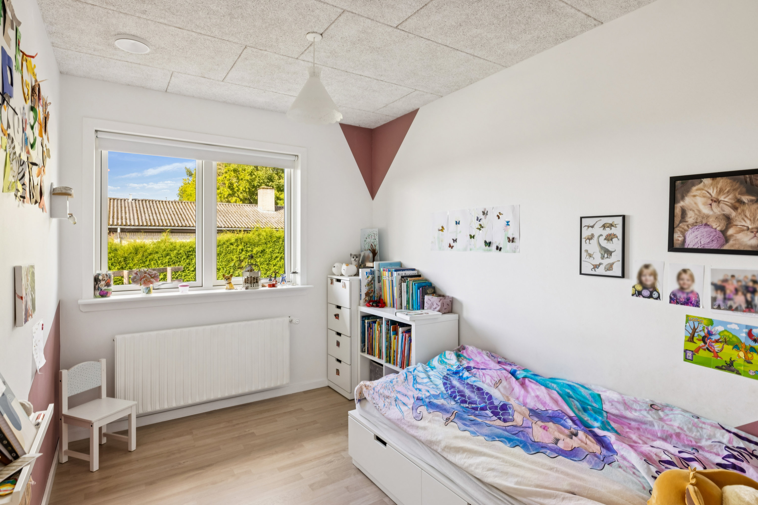 Fremhævet værelse billede i fuldskærmstilstand. Billede af Engblommevej 27, 8410 Rønde