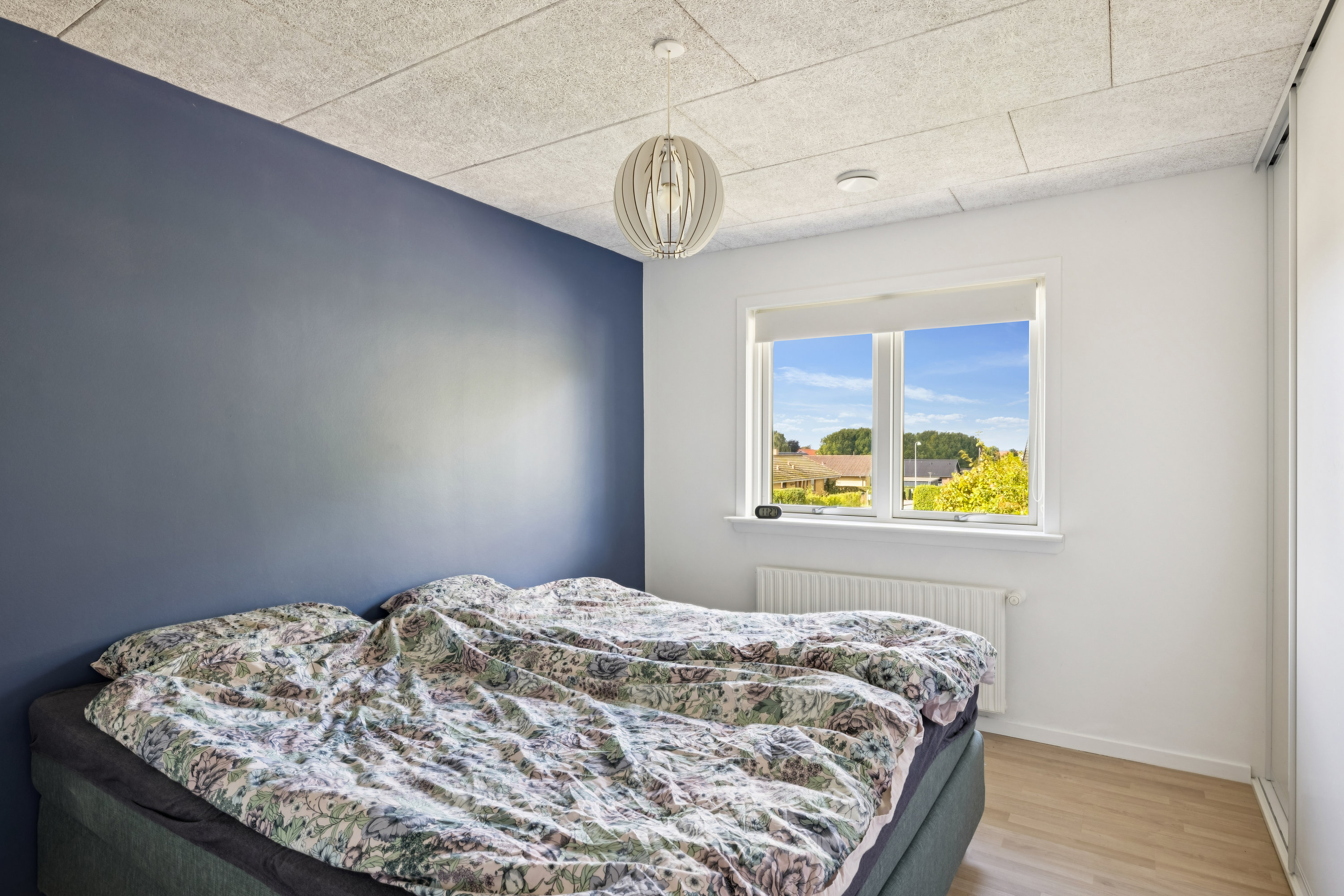 Fremhævet værelse billede i fuldskærmstilstand. Billede af Engblommevej 27, 8410 Rønde