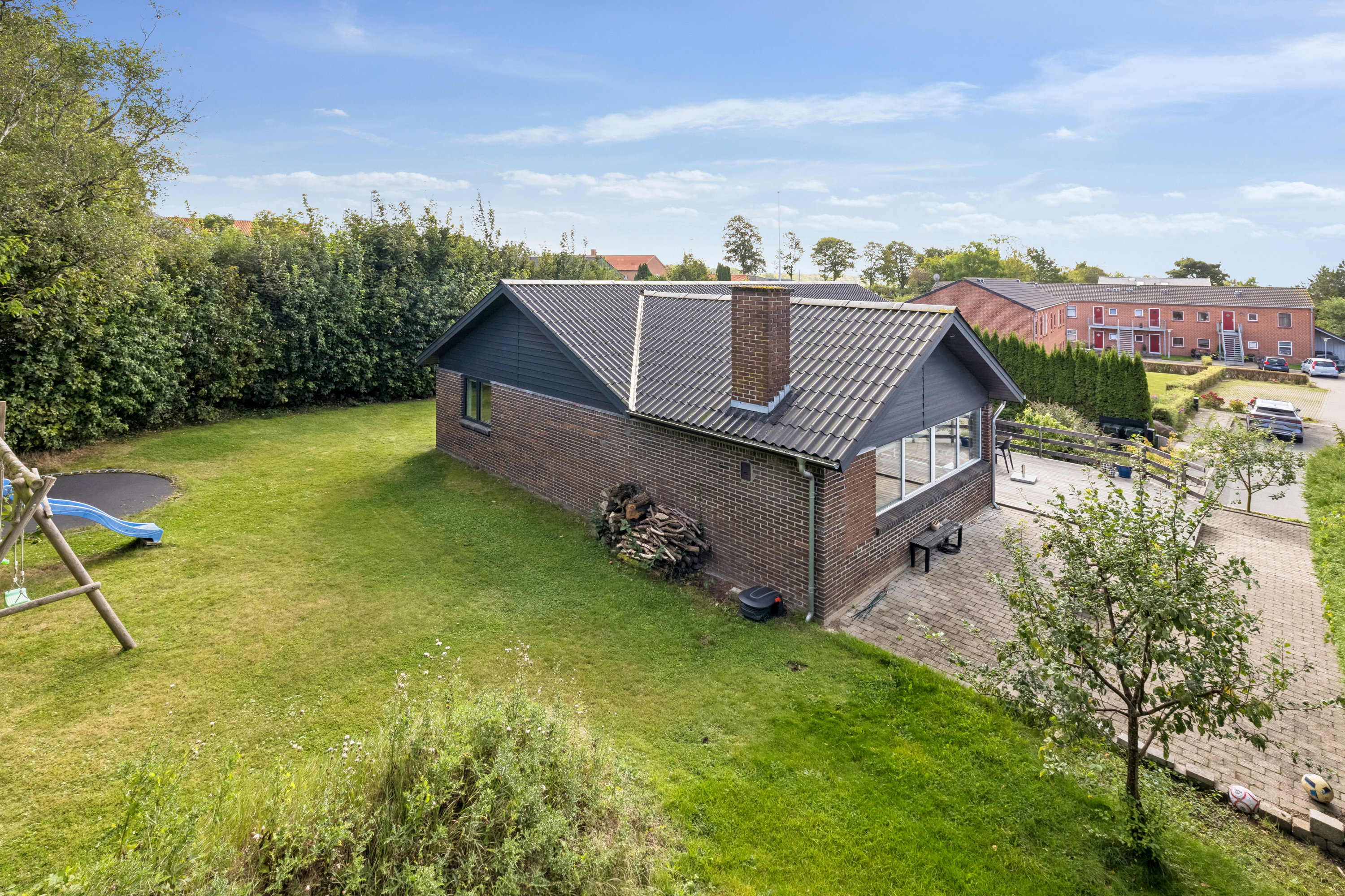 Fremhævet ejendom 1 billede i fuldskærmstilstand. Billede af Engblommevej 27, 8410 Rønde