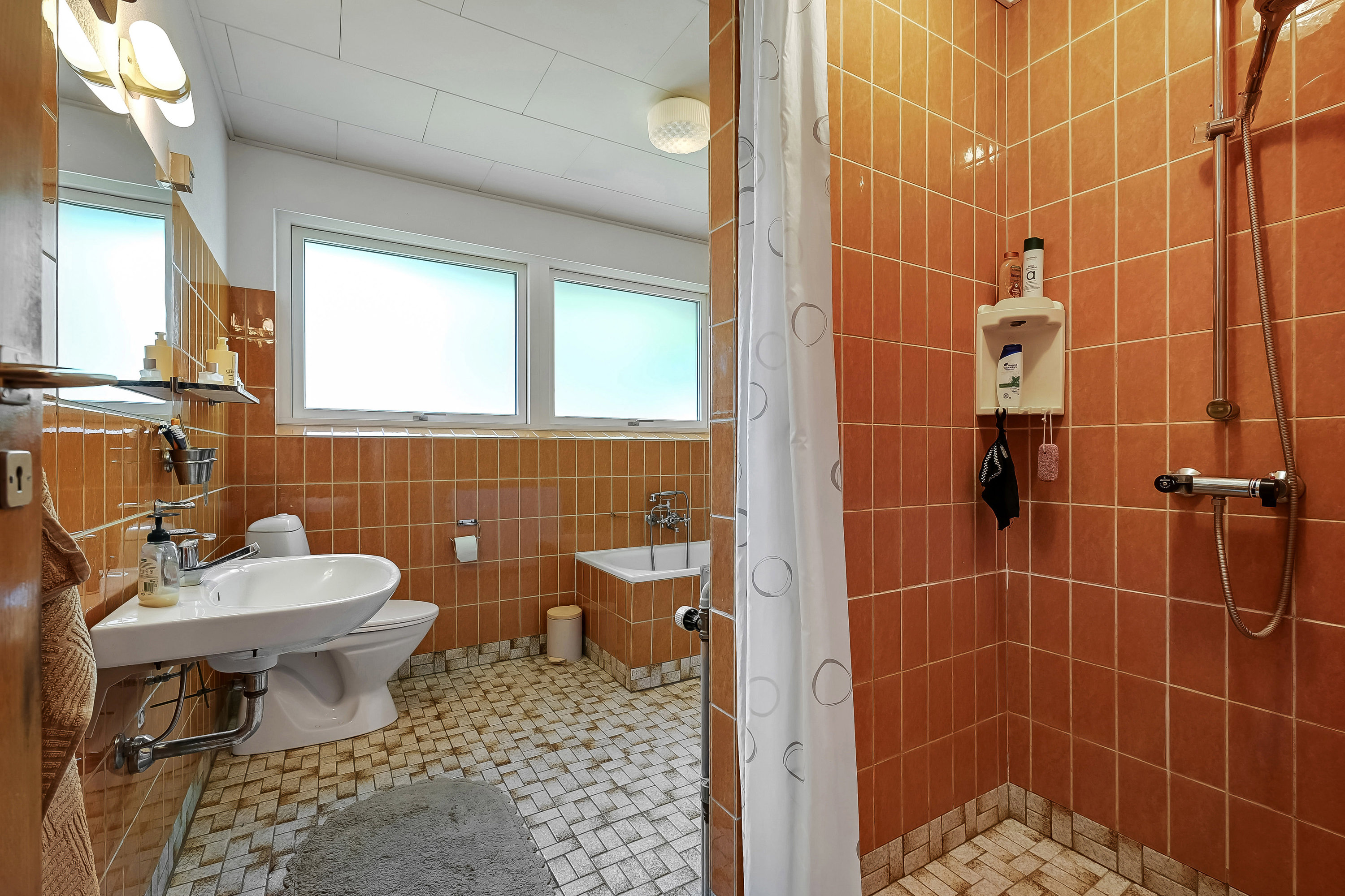 Fremhævet badeværelse billede i fuldskærmstilstand. Billede af Kirkevænget 10, Herrup, 7830 Vinderup