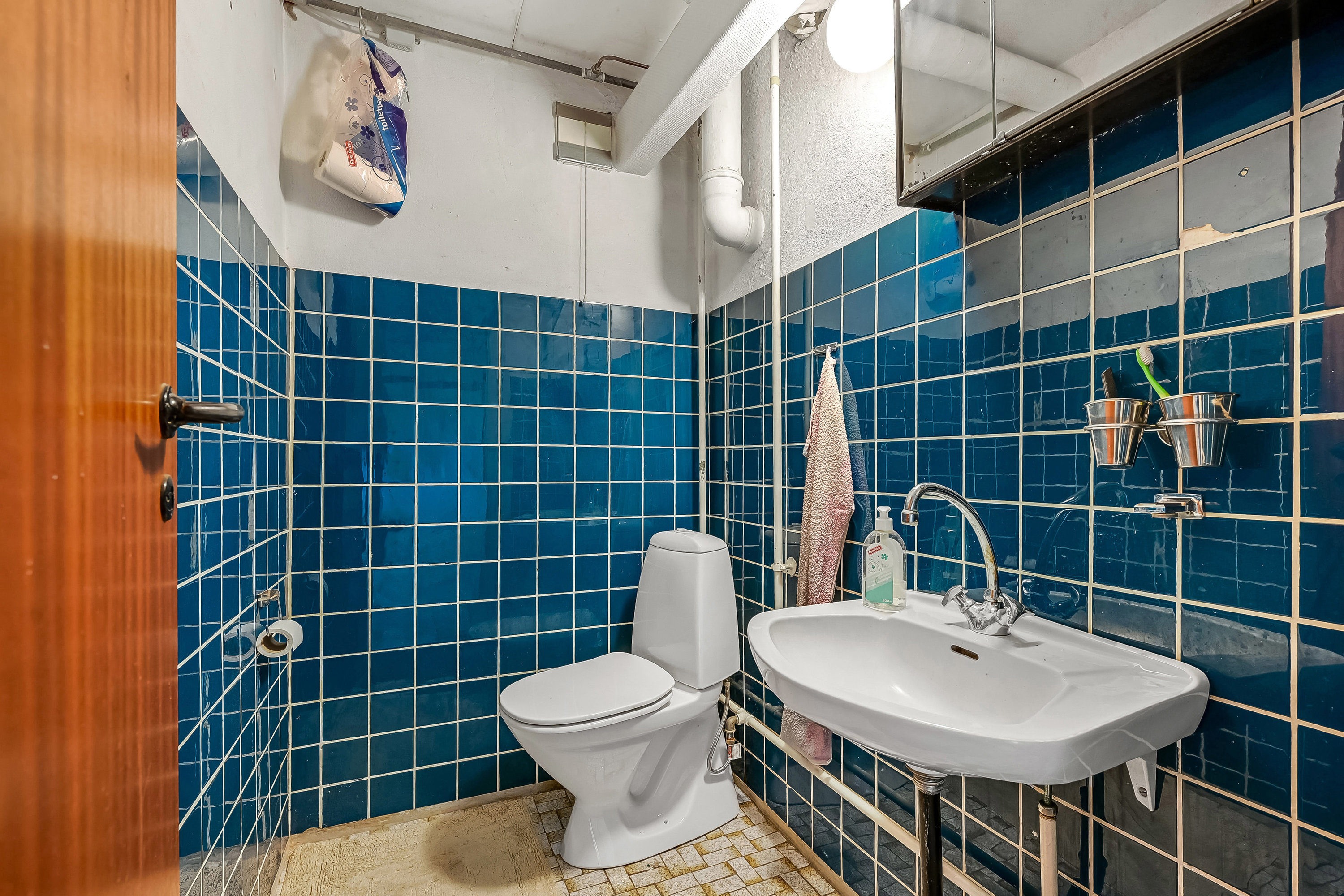 Fremhævet toilet billede i fuldskærmstilstand. Billede af Kirkevænget 10, Herrup, 7830 Vinderup