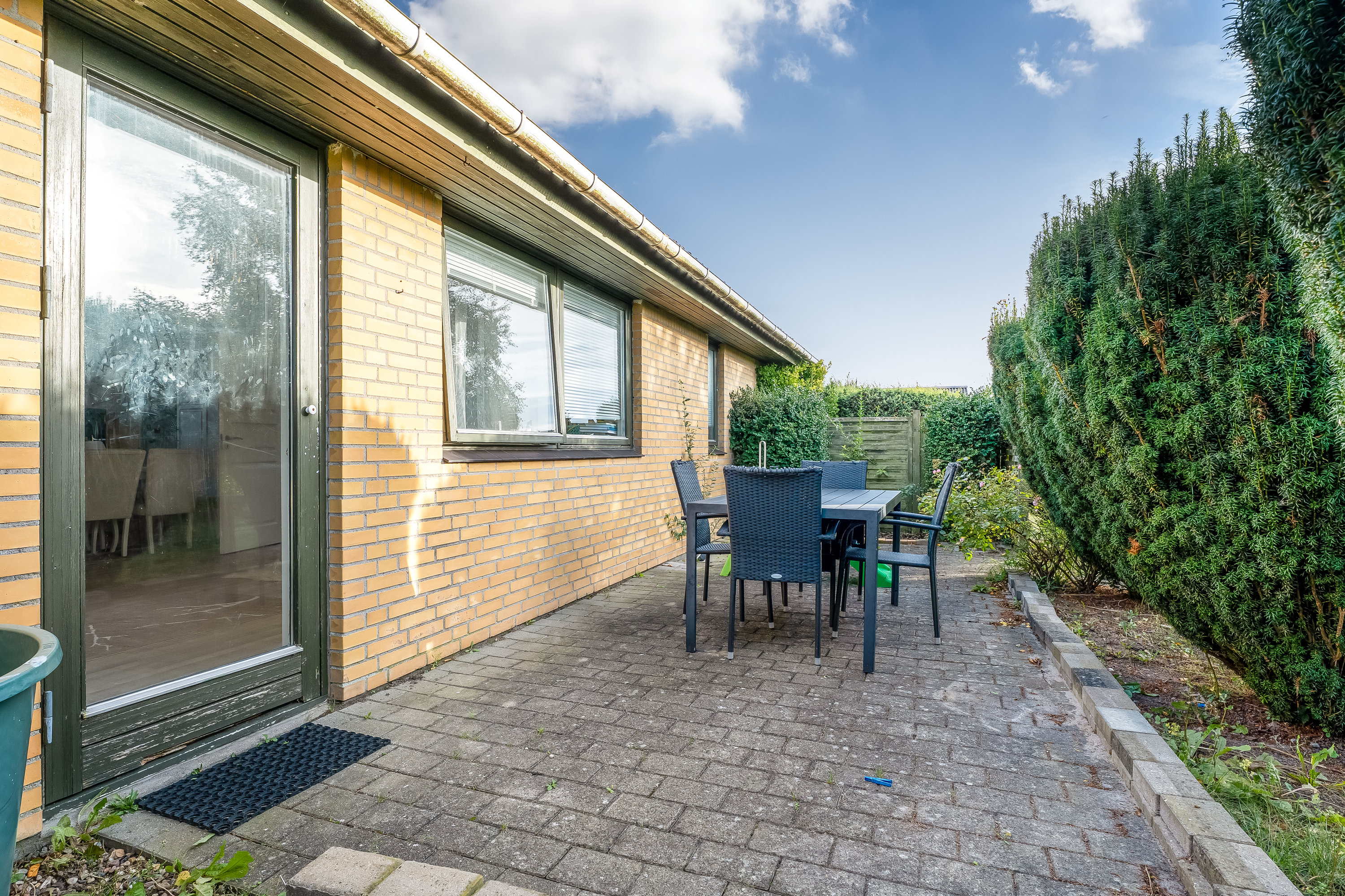 Fremhævet terrasse billede i fuldskærmstilstand. Billede af Elmevang 1, 4970 Rødby