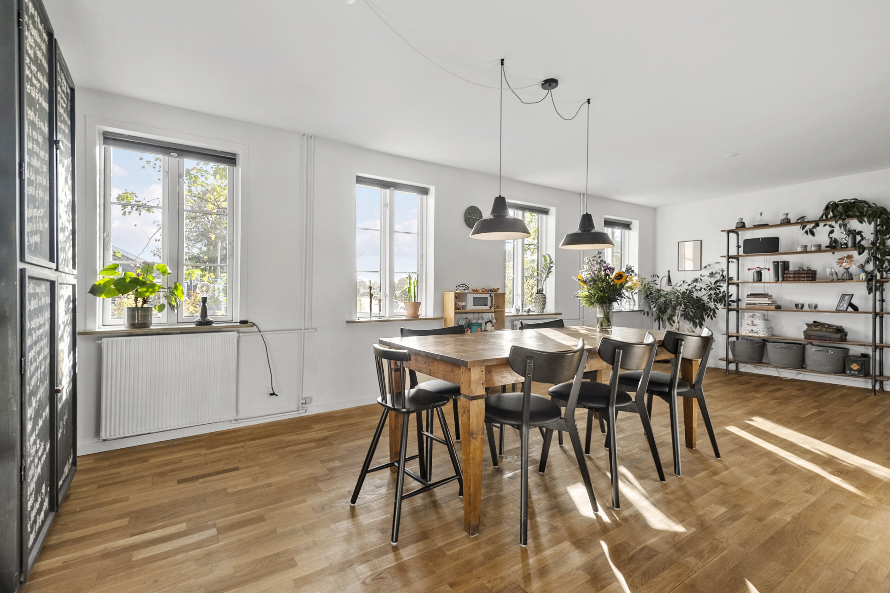 Miniaturebillede 2: spisestue. Billede af Skolebakken 108, 6705 Esbjerg Ø