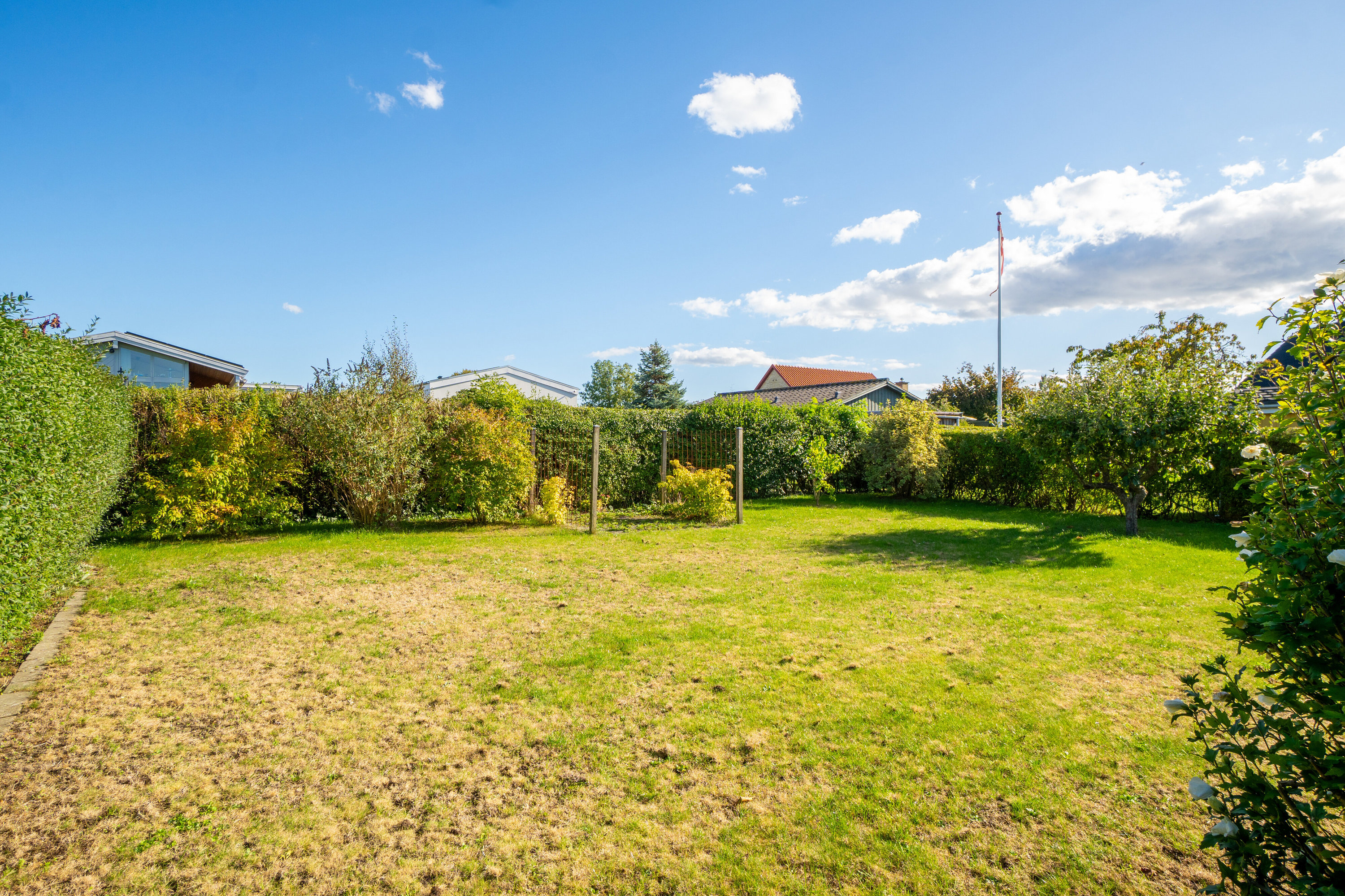 Fremhævet set fra haven billede i fuldskærmstilstand. Billede af Pagteroldvej 63, 2650 Hvidovre