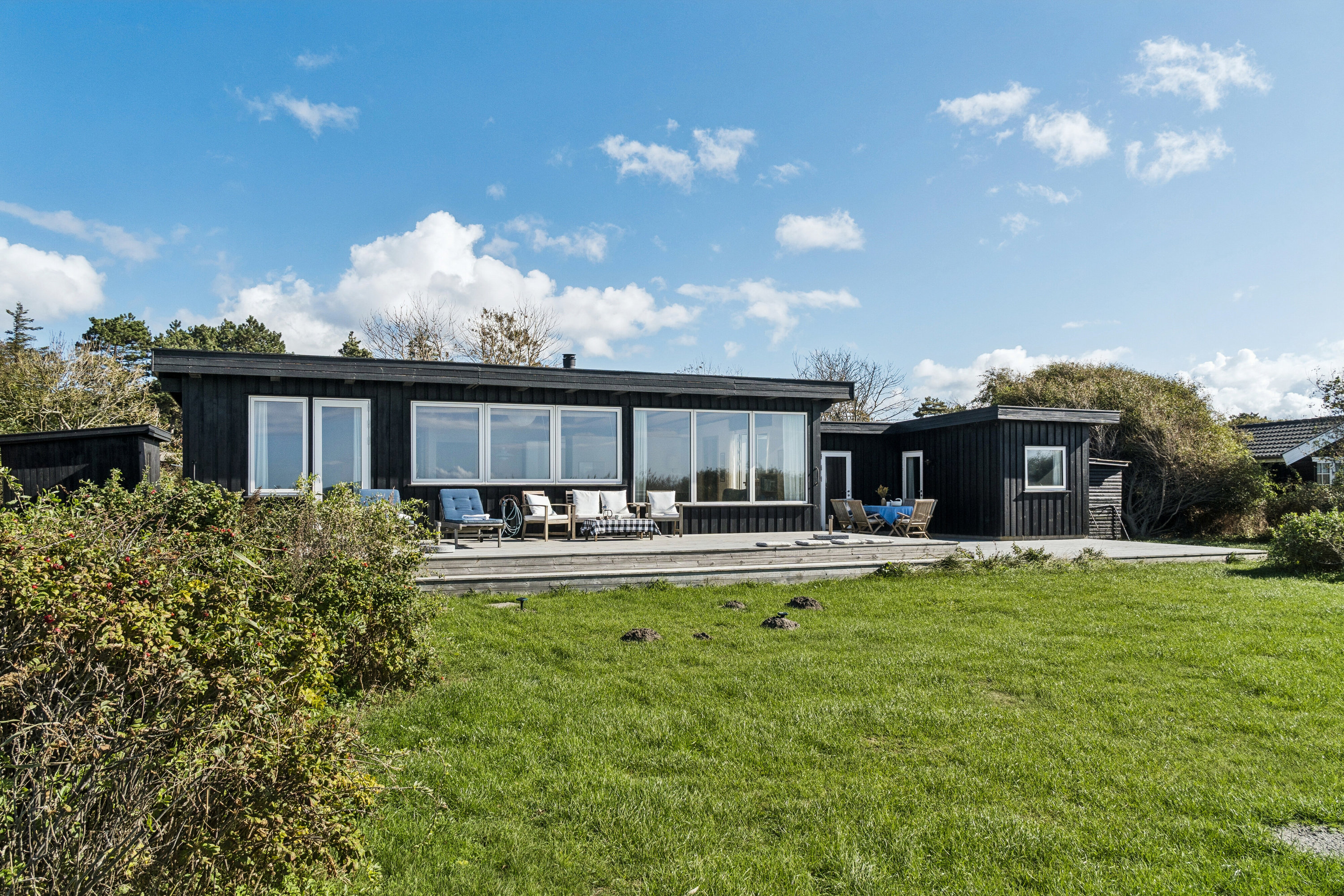 Miniaturebillede 2: set fra haven. Billede af Duevej 35, Yderby Lyng, 4583 Sjællands Odde