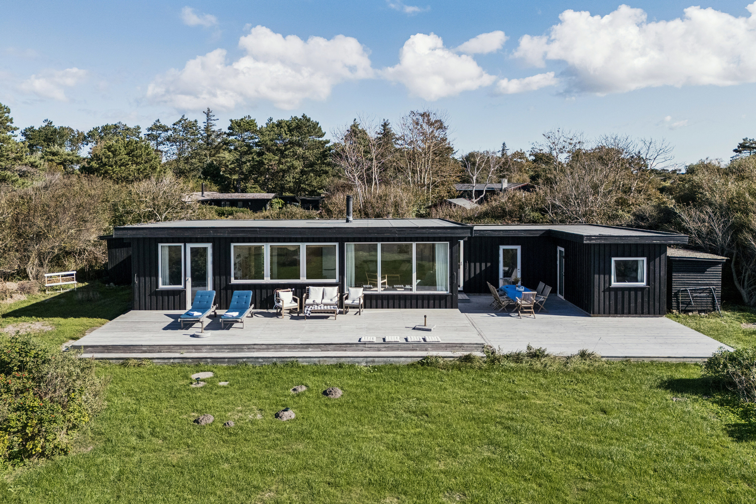 Fremhævet set fra haven billede i fuldskærmstilstand. Billede af Duevej 35, Yderby Lyng, 4583 Sjællands Odde