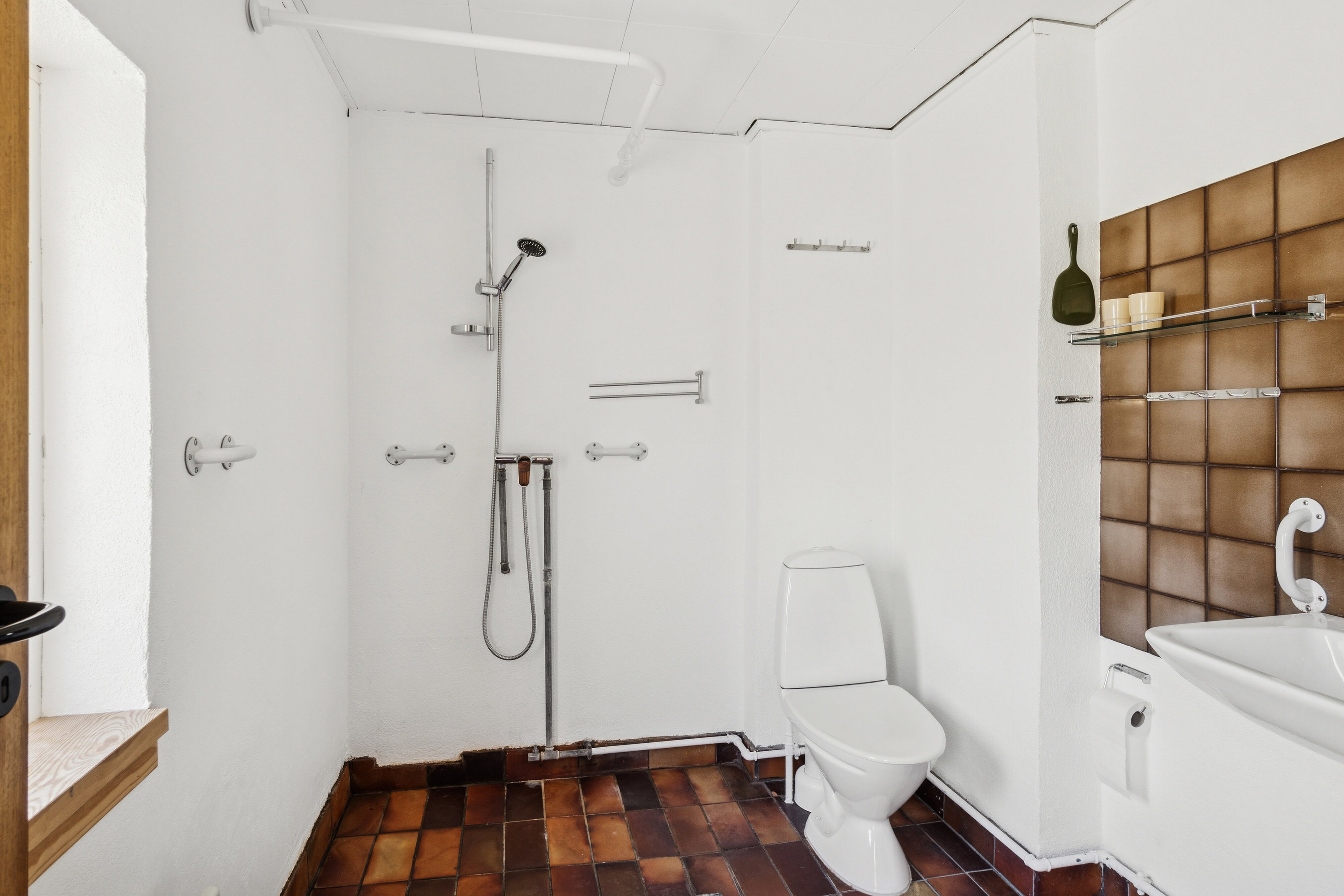 Fremhævet badeværelse billede i fuldskærmstilstand. Billede af Duevej 35, Yderby Lyng, 4583 Sjællands Odde