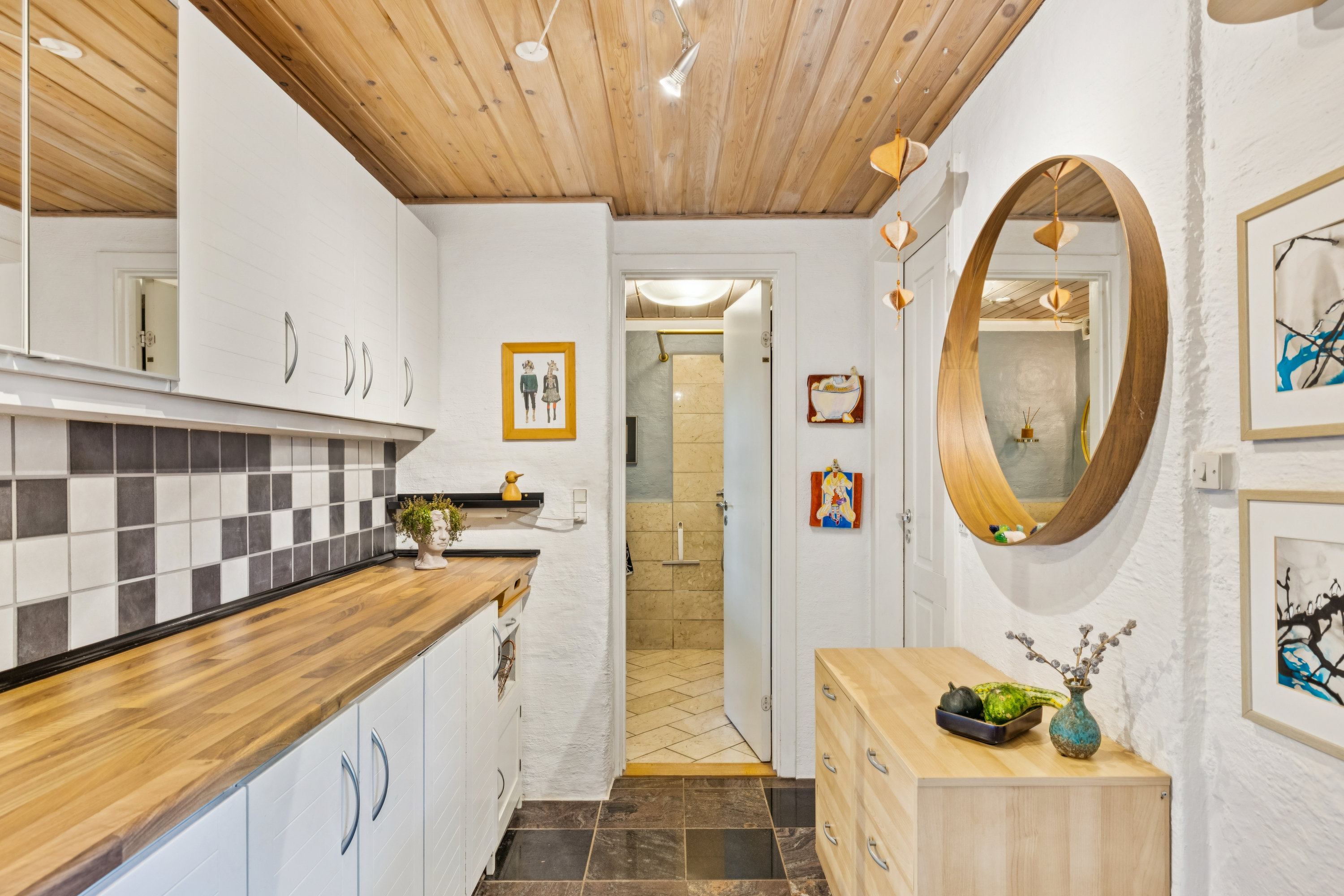 Fremhævet værelse billede i fuldskærmstilstand. Billede af Grenåvej 615, 8541 Skødstrup