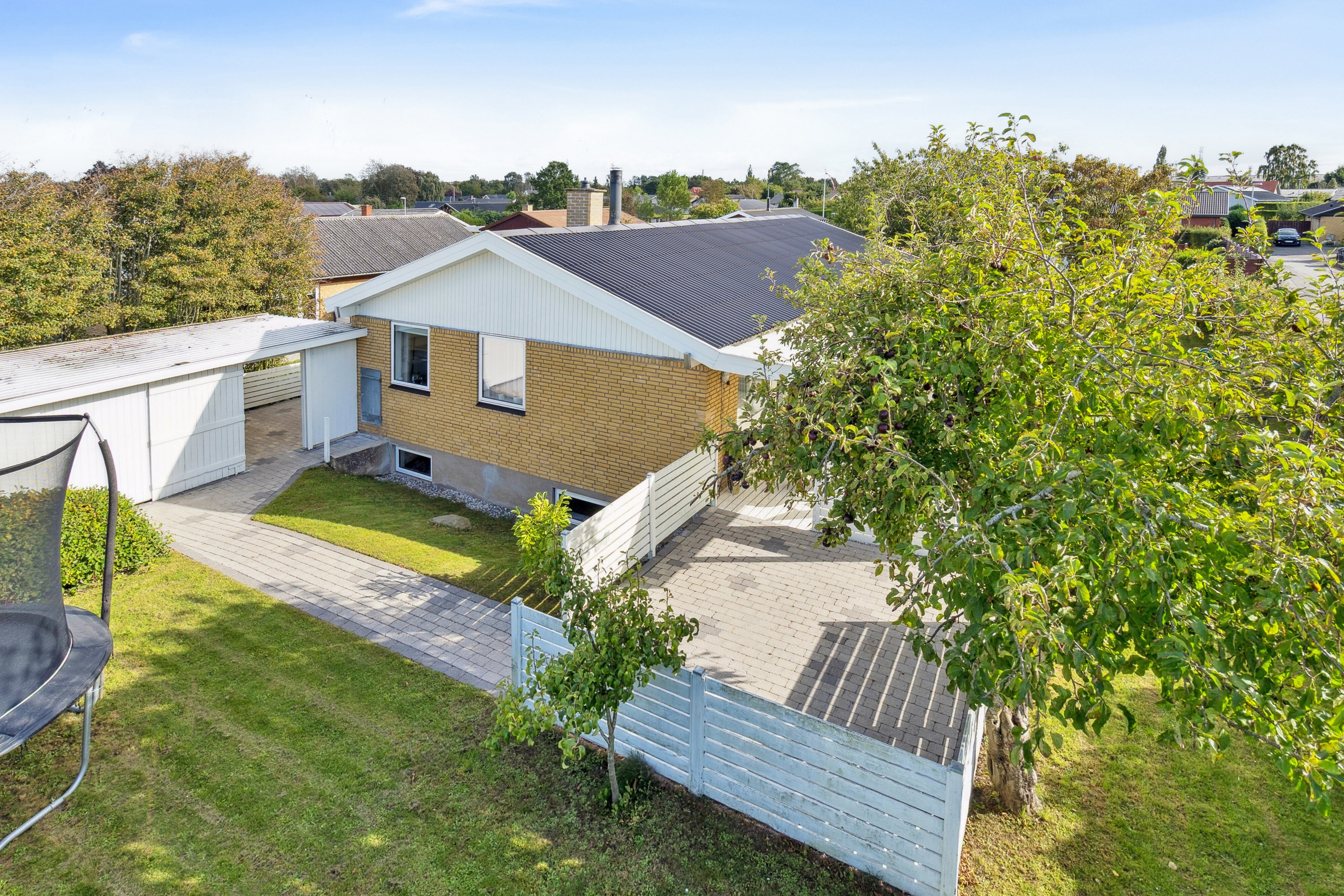 Fremhævet set fra haven billede i fuldskærmstilstand. Billede af Kildebakkevej 12, 4200 Slagelse