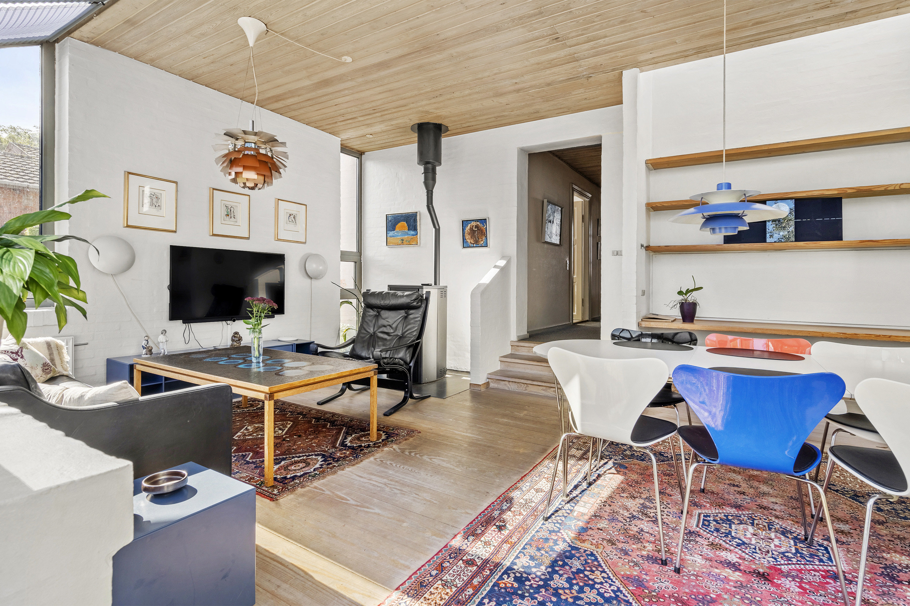 Fremhævet stue billede i fuldskærmstilstand. Billede af Vestervold 26, 6800 Varde