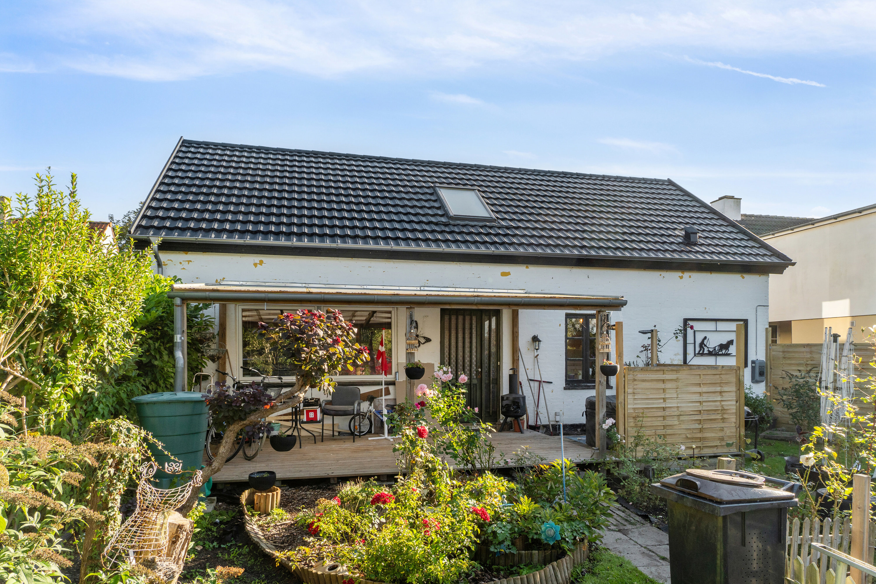 Fremhævet set fra haven billede i fuldskærmstilstand. Billede af Stationsvej 9, 4261 Dalmose