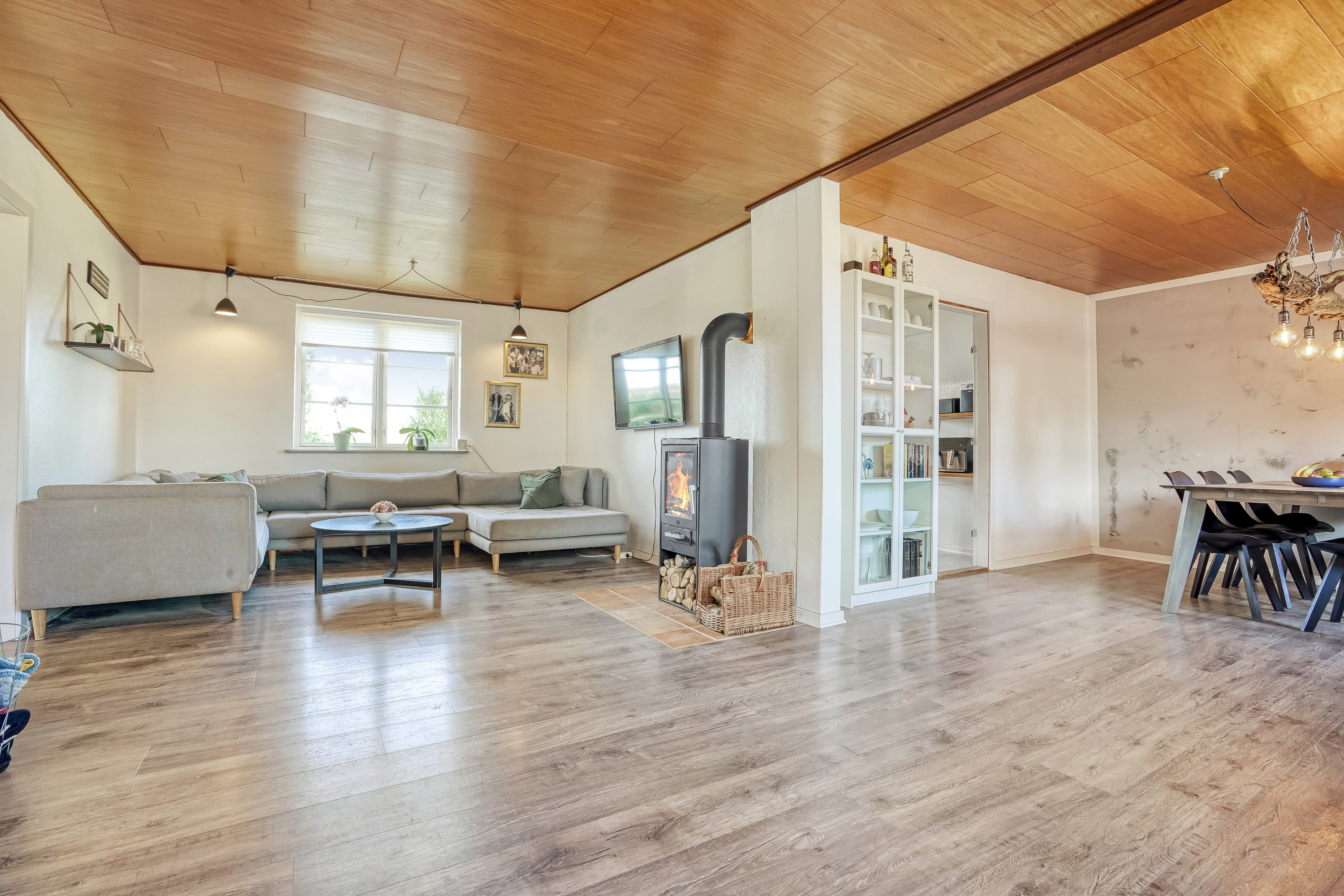 Fremhævet stue billede i fuldskærmstilstand. Billede af Mosegårdvej 51, Mosegård, 5580 Nørre Aaby