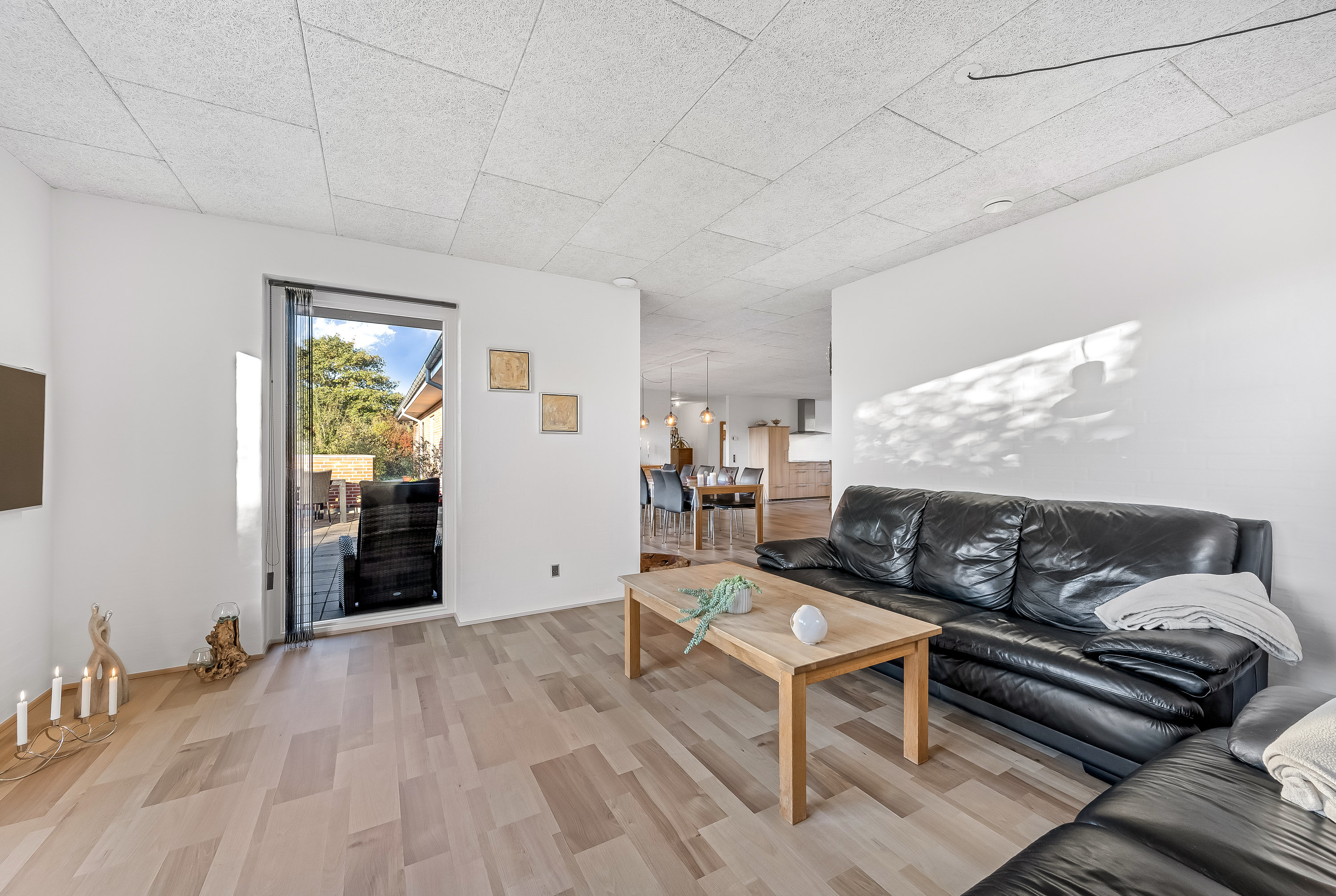 Fremhævet stue billede i fuldskærmstilstand. Billede af Rindumvej 26B, Rindum, 6950 Ringkøbing