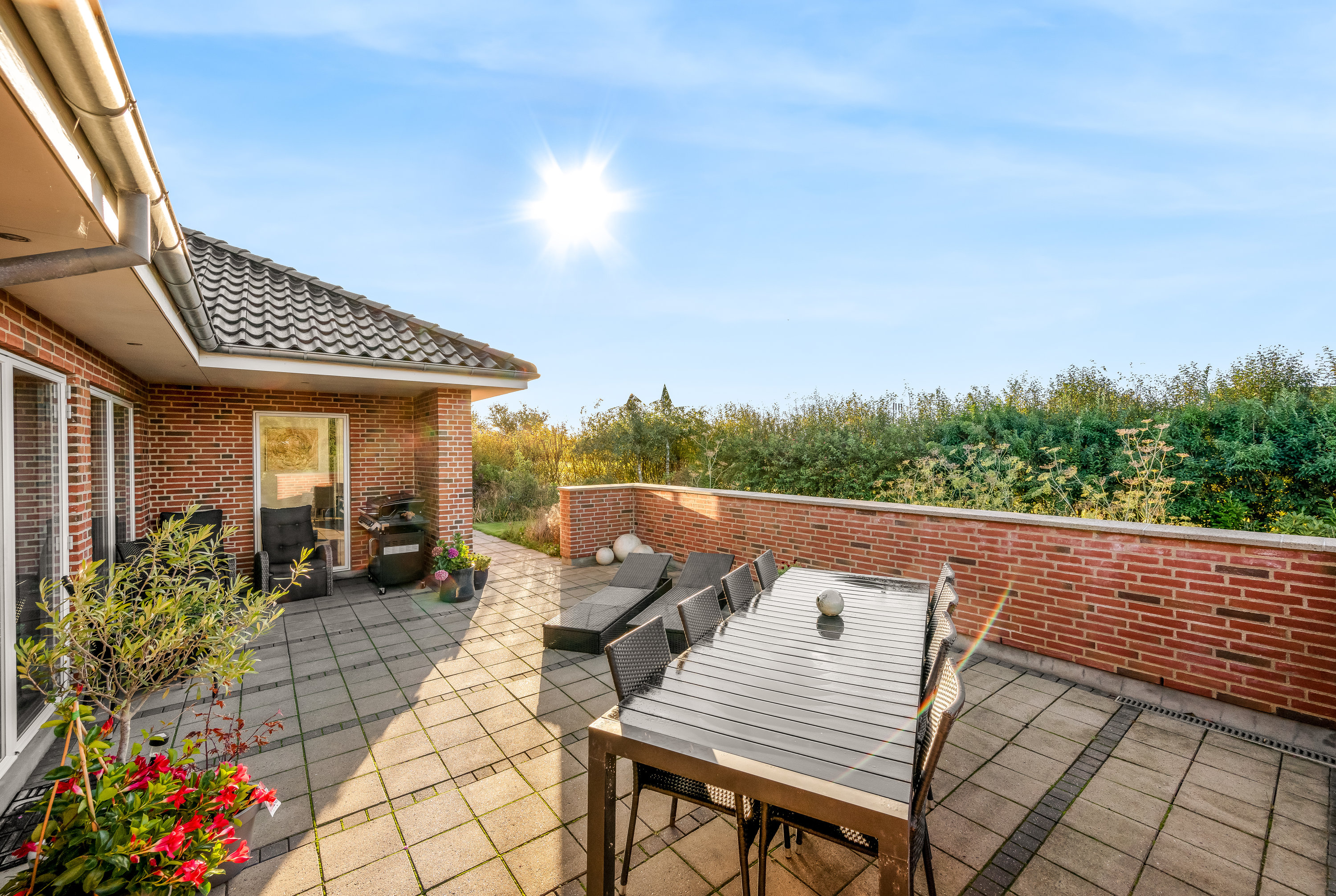 Fremhævet terrasse billede i fuldskærmstilstand. Billede af Rindumvej 26B, Rindum, 6950 Ringkøbing