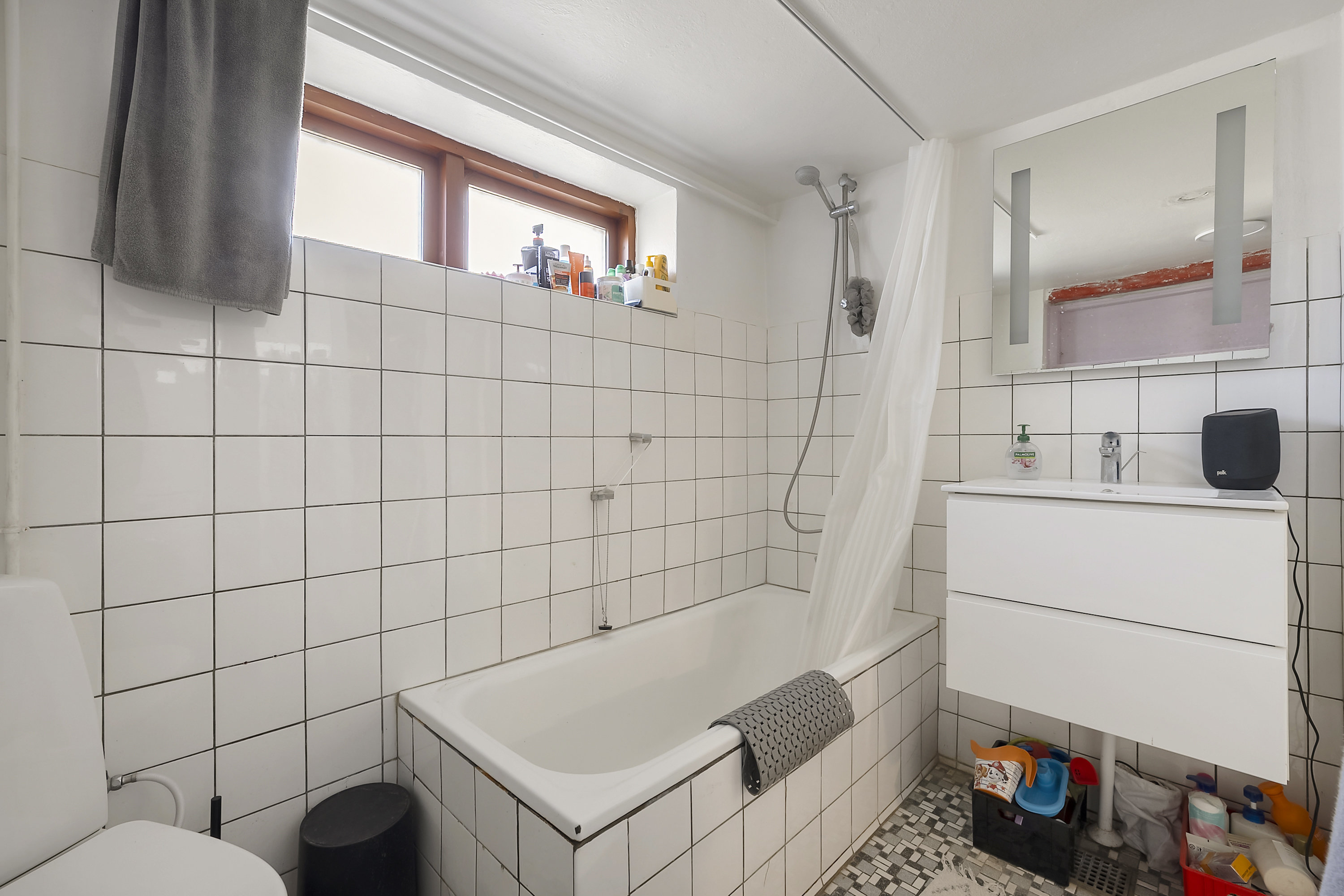 Fremhævet badeværelse billede i fuldskærmstilstand. Billede af Søvænget 4, 4220 Korsør