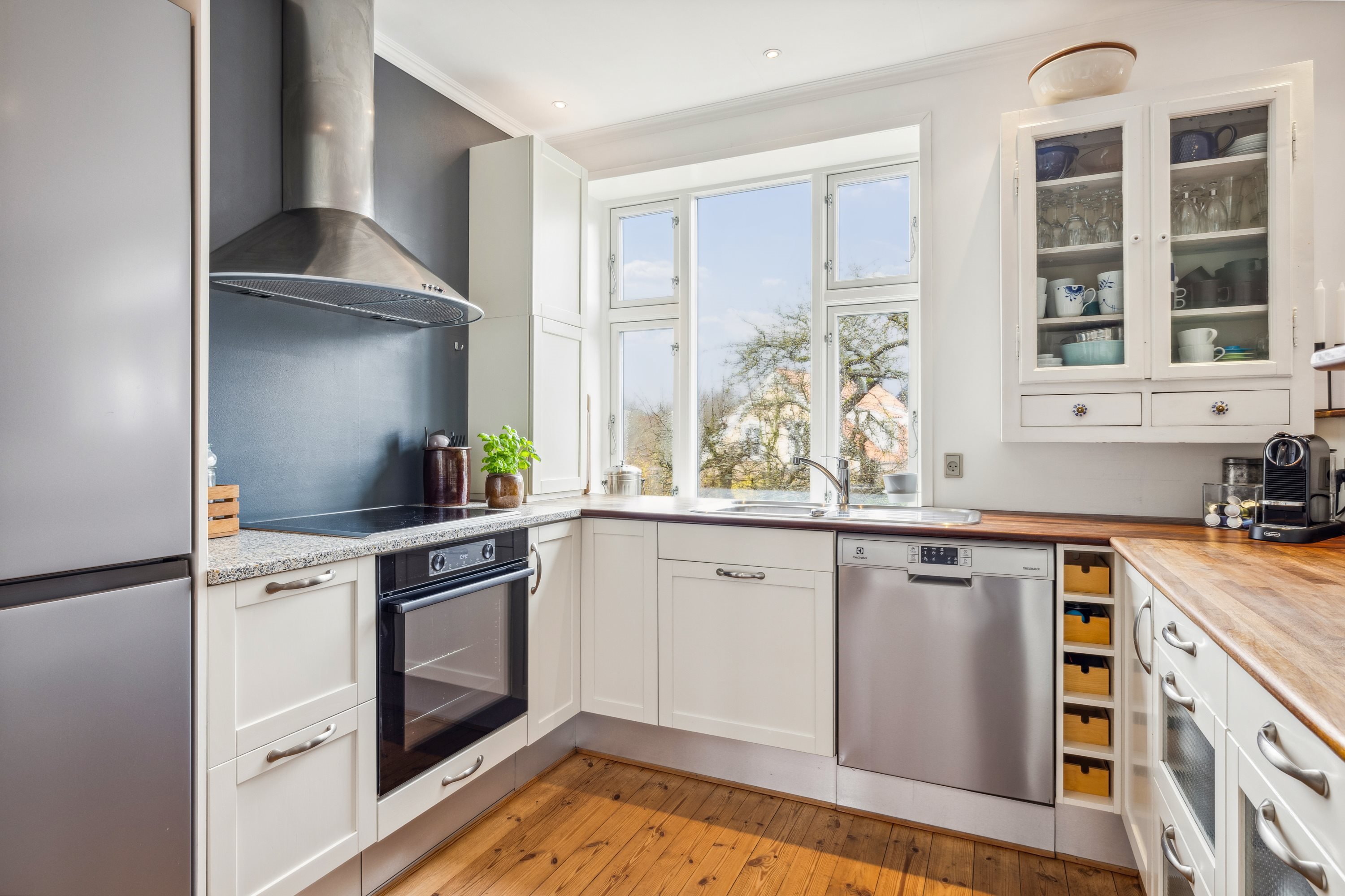 Fremhævet køkken billede i fuldskærmstilstand. Billede af Egholmsvej 8, 8660 Skanderborg