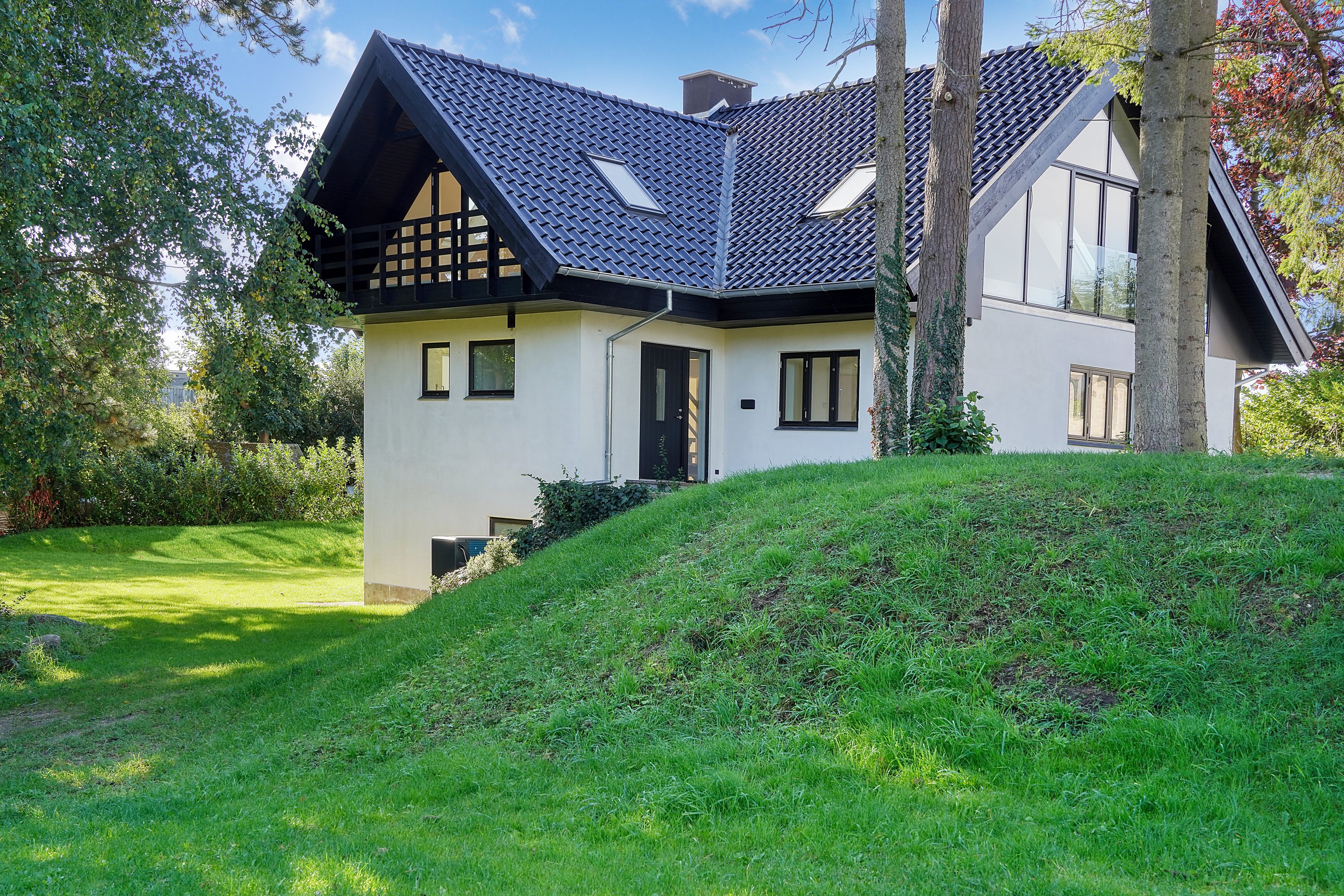 Fremhævet ejendommen billede i fuldskærmstilstand. Billede af Pilehaven 3, Hareskov, 3500 Værløse