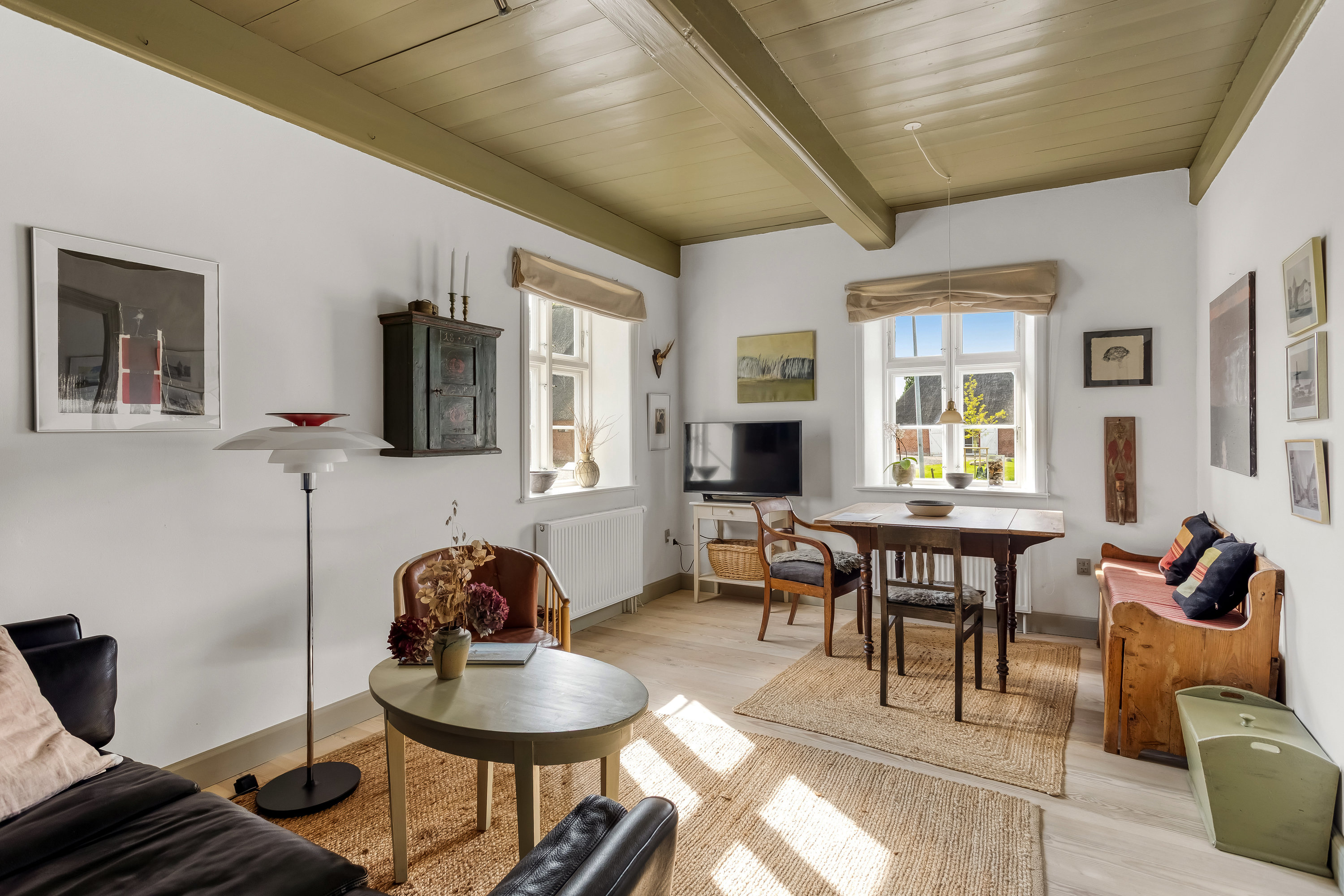 Fremhævet stue billede i fuldskærmstilstand. Billede af Strandvej 2, 6280 Højer