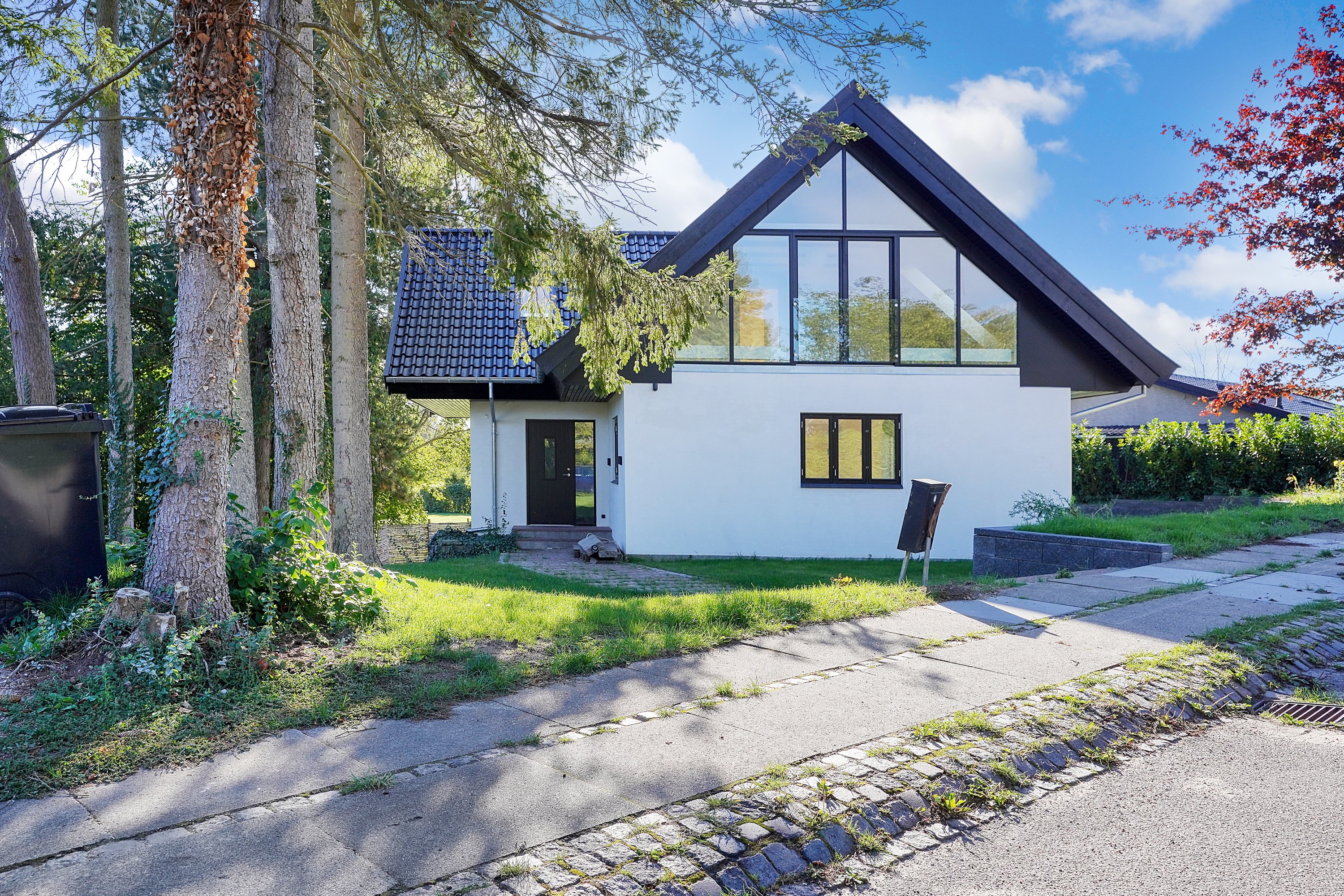 Fremhævet ejendommen billede i fuldskærmstilstand. Billede af Pilehaven 3, Hareskov, 3500 Værløse