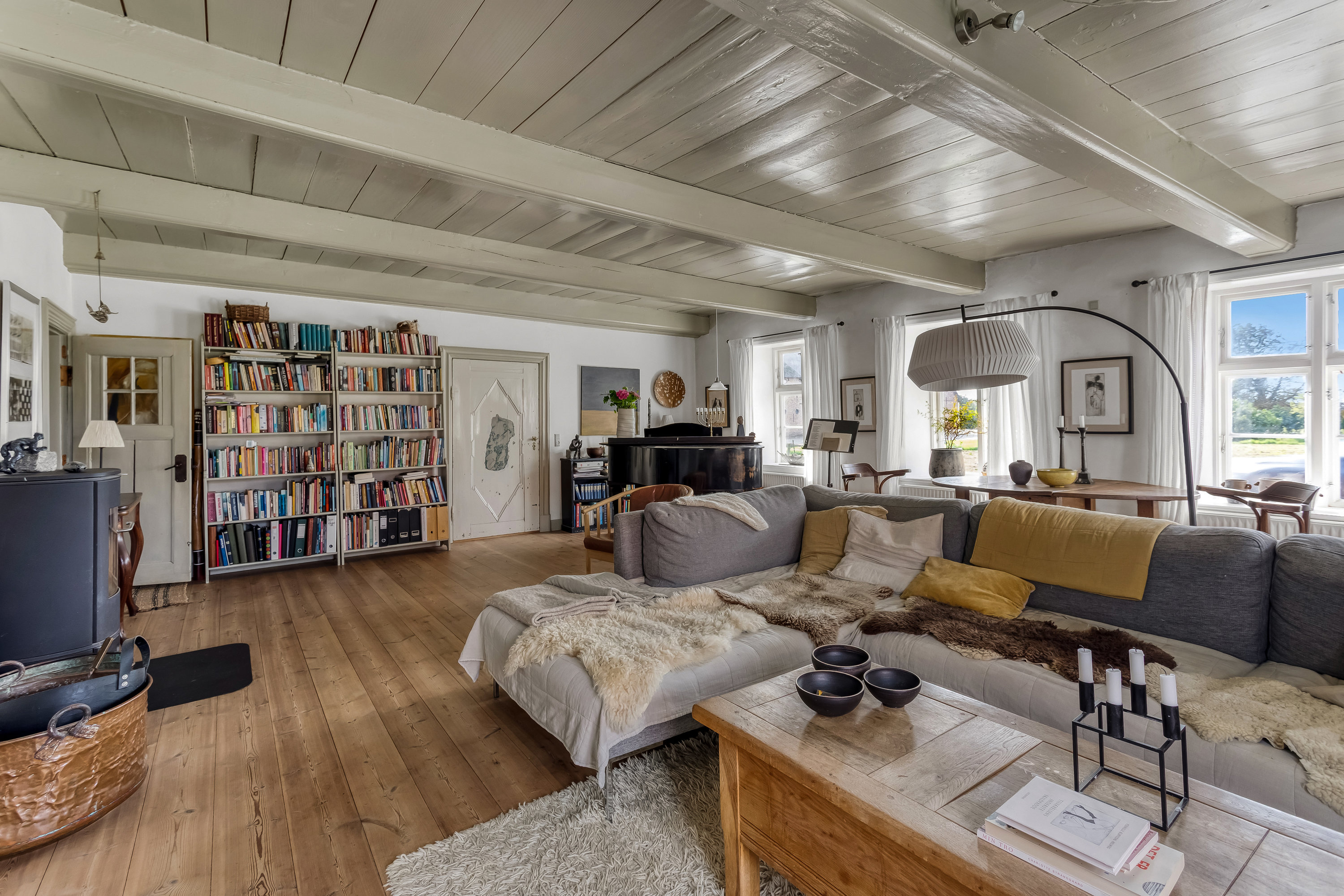 Fremhævet stue billede i fuldskærmstilstand. Billede af Strandvej 2, 6280 Højer