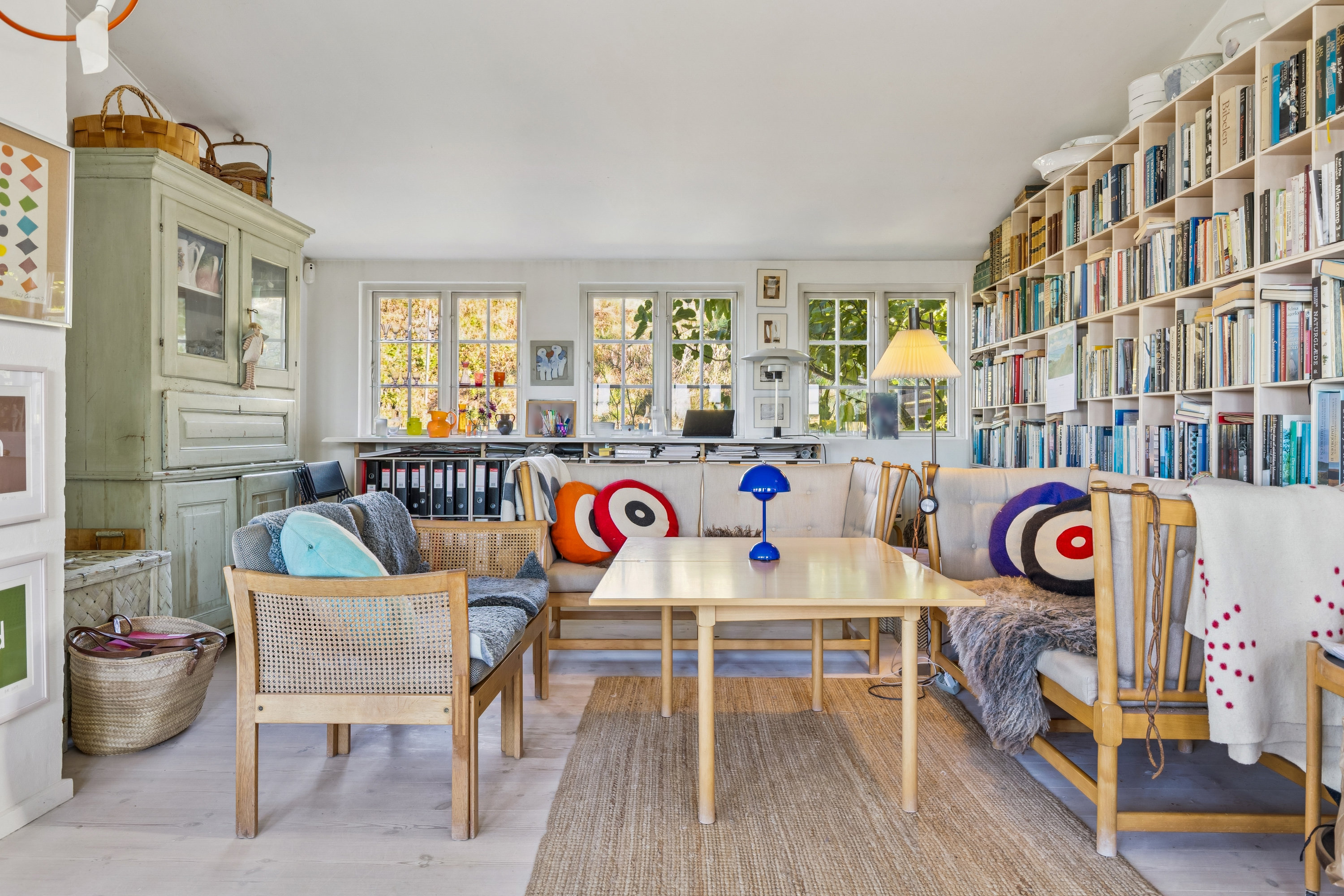 Fremhævet stue billede i fuldskærmstilstand. Billede af Vindekilde Strandvej 28, Bjergene, 4540 Fårevejle