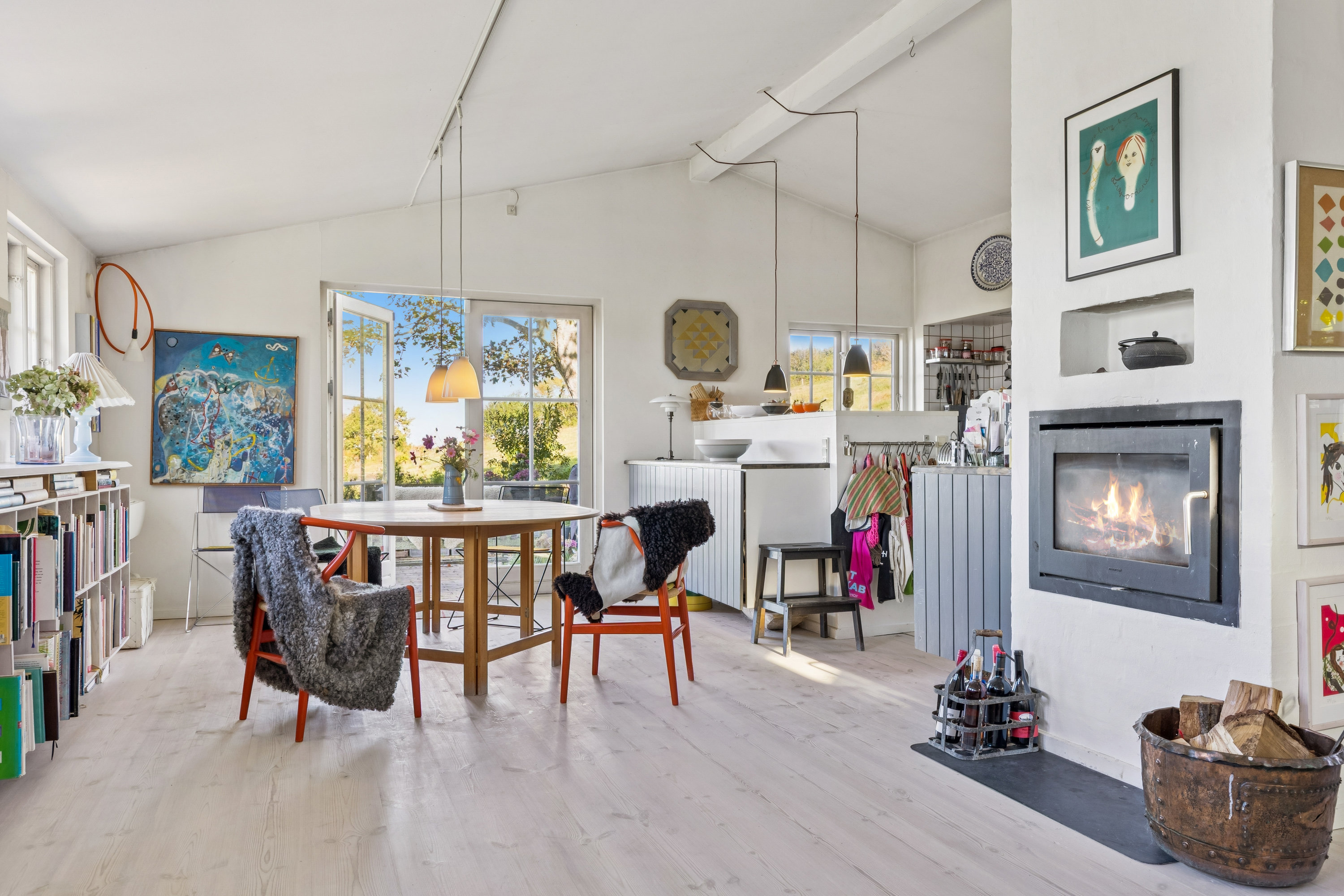 Fremhævet stue billede i fuldskærmstilstand. Billede af Vindekilde Strandvej 28, Bjergene, 4540 Fårevejle