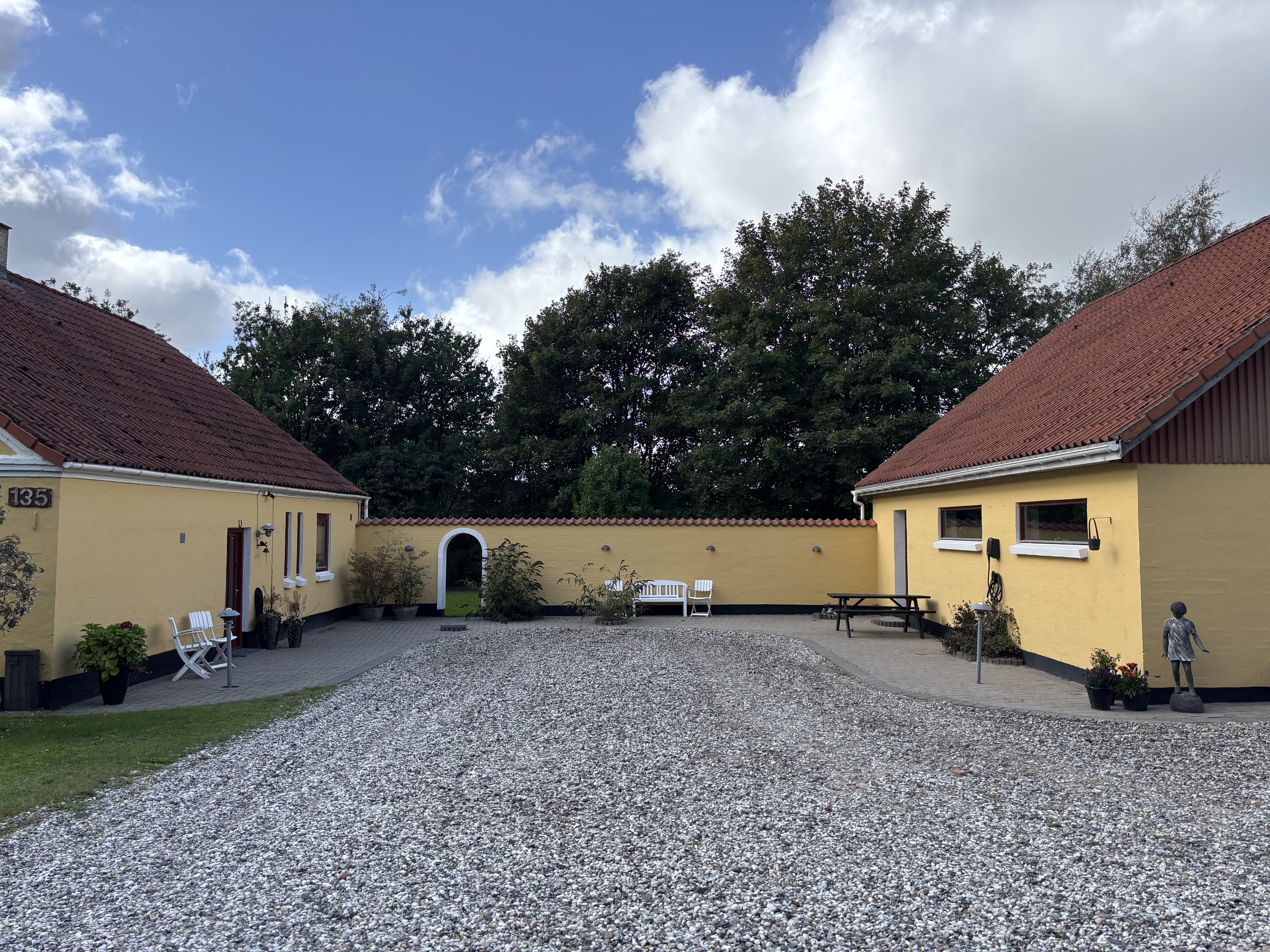 Fremhævet set fra vejen billede i fuldskærmstilstand. Billede af Pletvej 135, Mosbjerg, 9870 Sindal