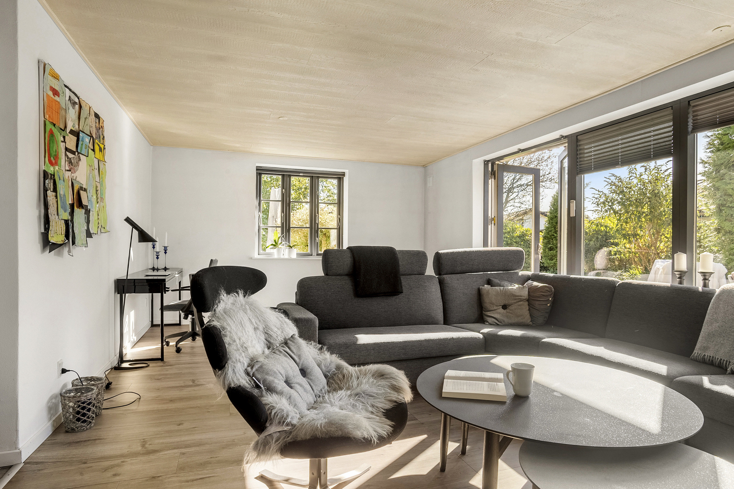 Fremhævet stue billede i fuldskærmstilstand. Billede af Egevænget 17, Askov, 6600 Vejen