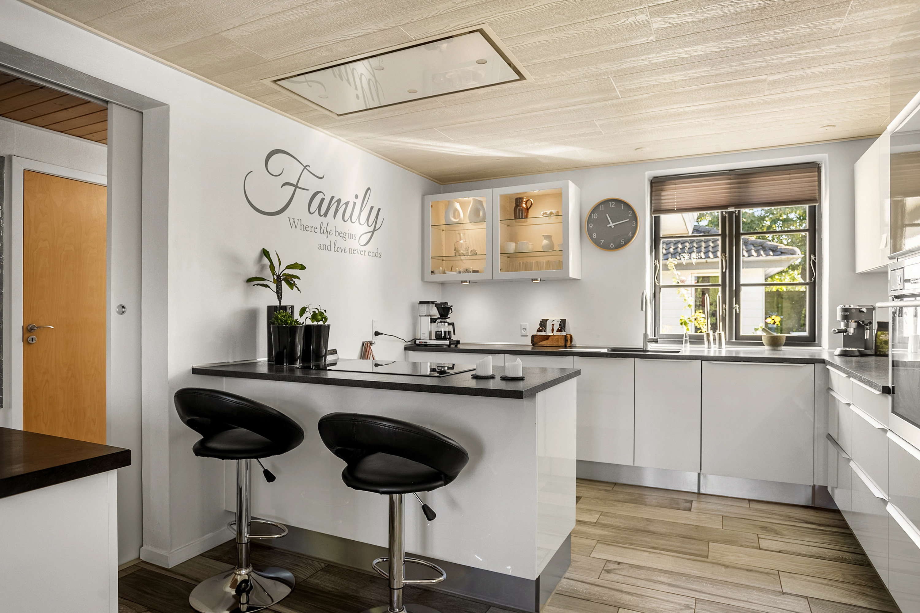 Fremhævet køkken billede i fuldskærmstilstand. Billede af Egevænget 17, Askov, 6600 Vejen