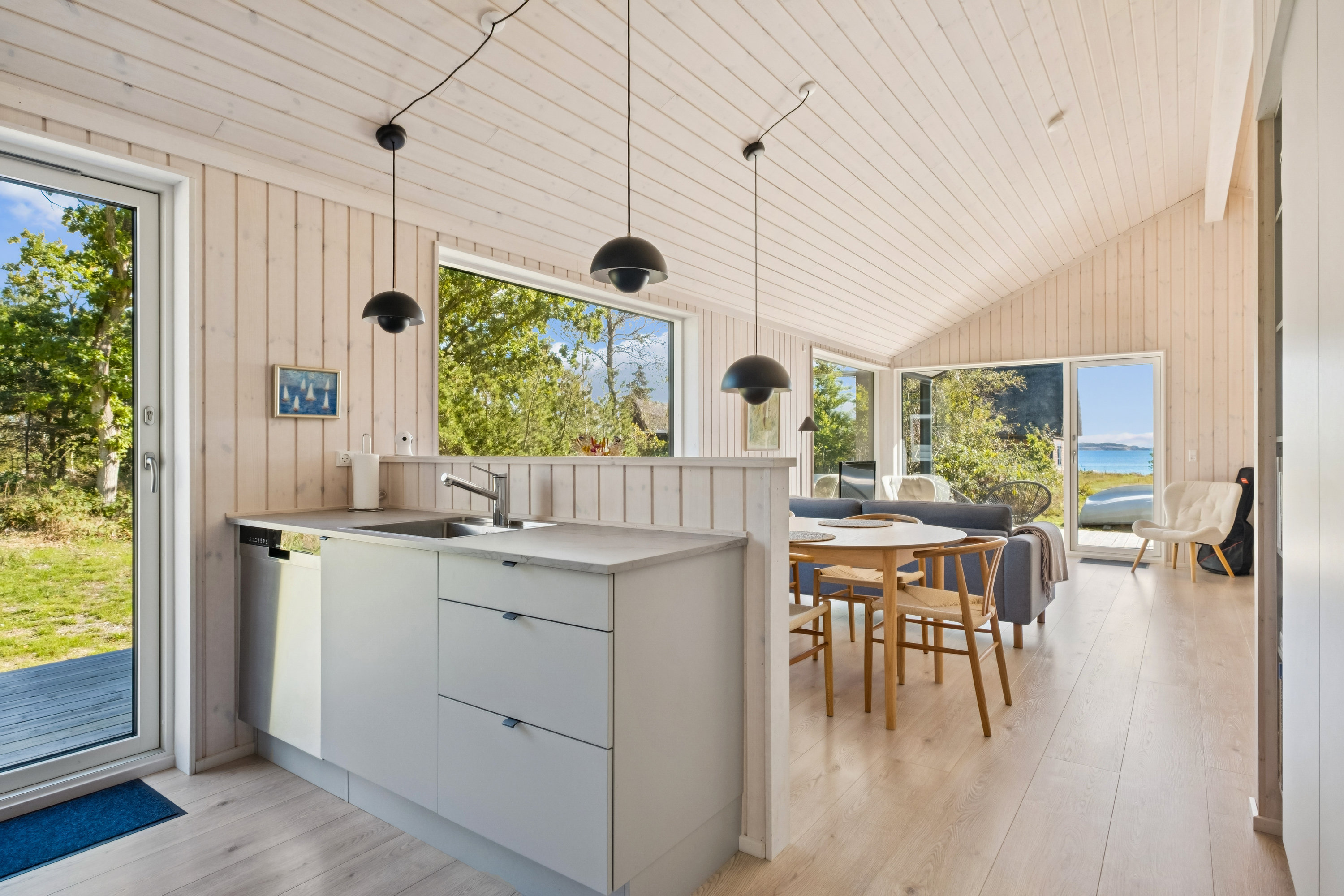 Fremhævet køkken billede i fuldskærmstilstand. Billede af Begtrupvig Strandvej 15A, Begtrup Vig, 8420 Knebel