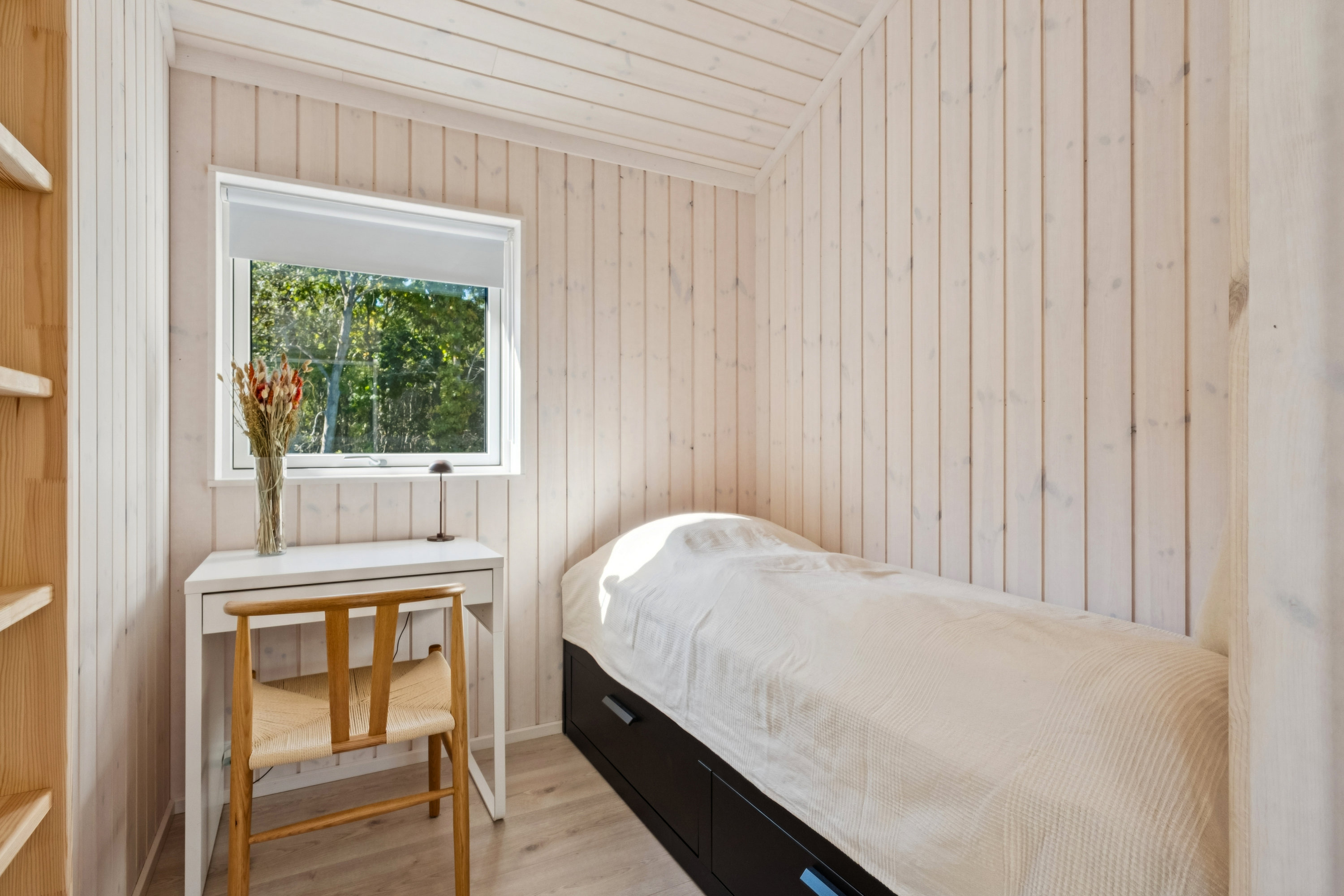 Fremhævet værelse billede i fuldskærmstilstand. Billede af Begtrupvig Strandvej 15A, Begtrup Vig, 8420 Knebel