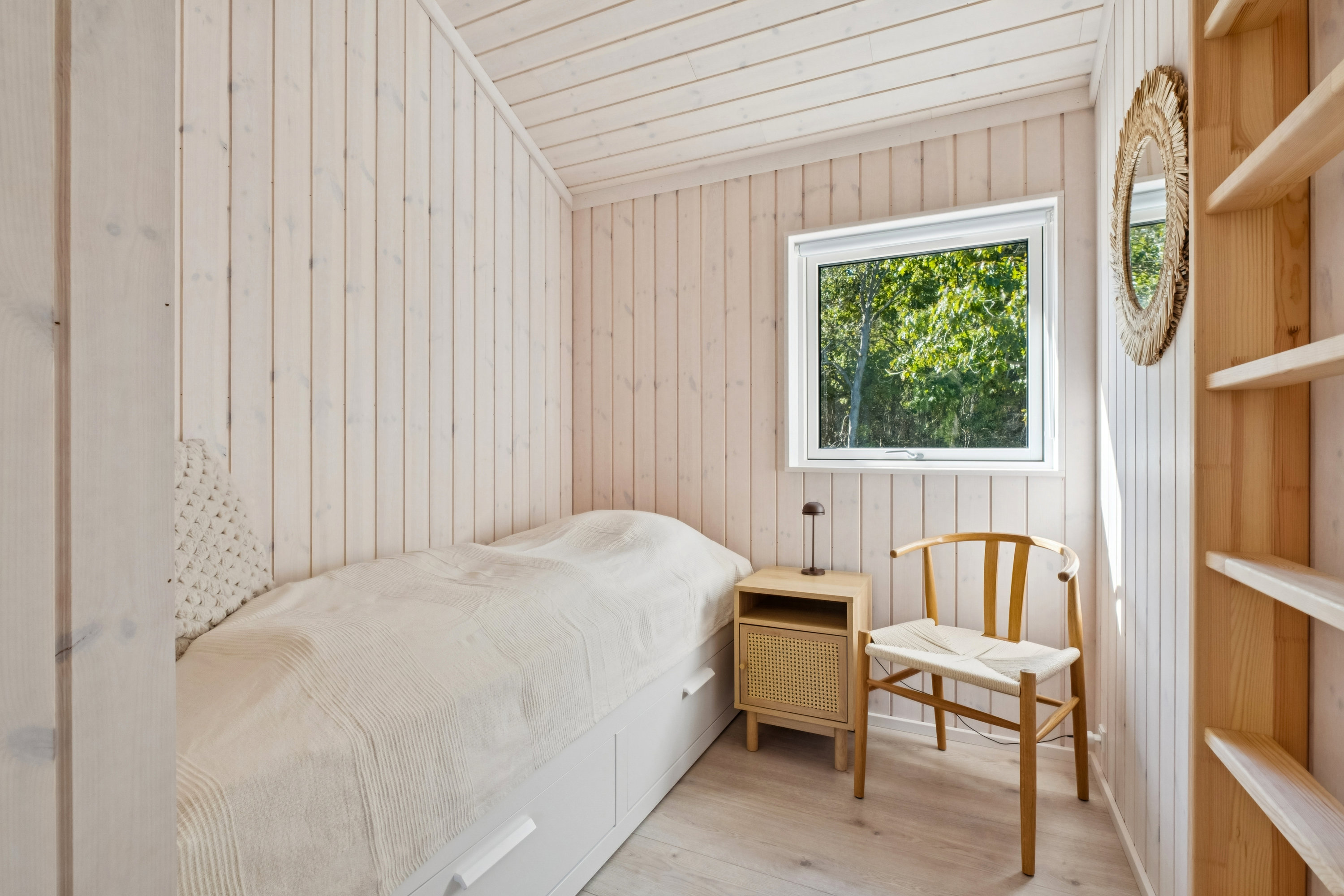 Fremhævet værelse billede i fuldskærmstilstand. Billede af Begtrupvig Strandvej 15A, Begtrup Vig, 8420 Knebel